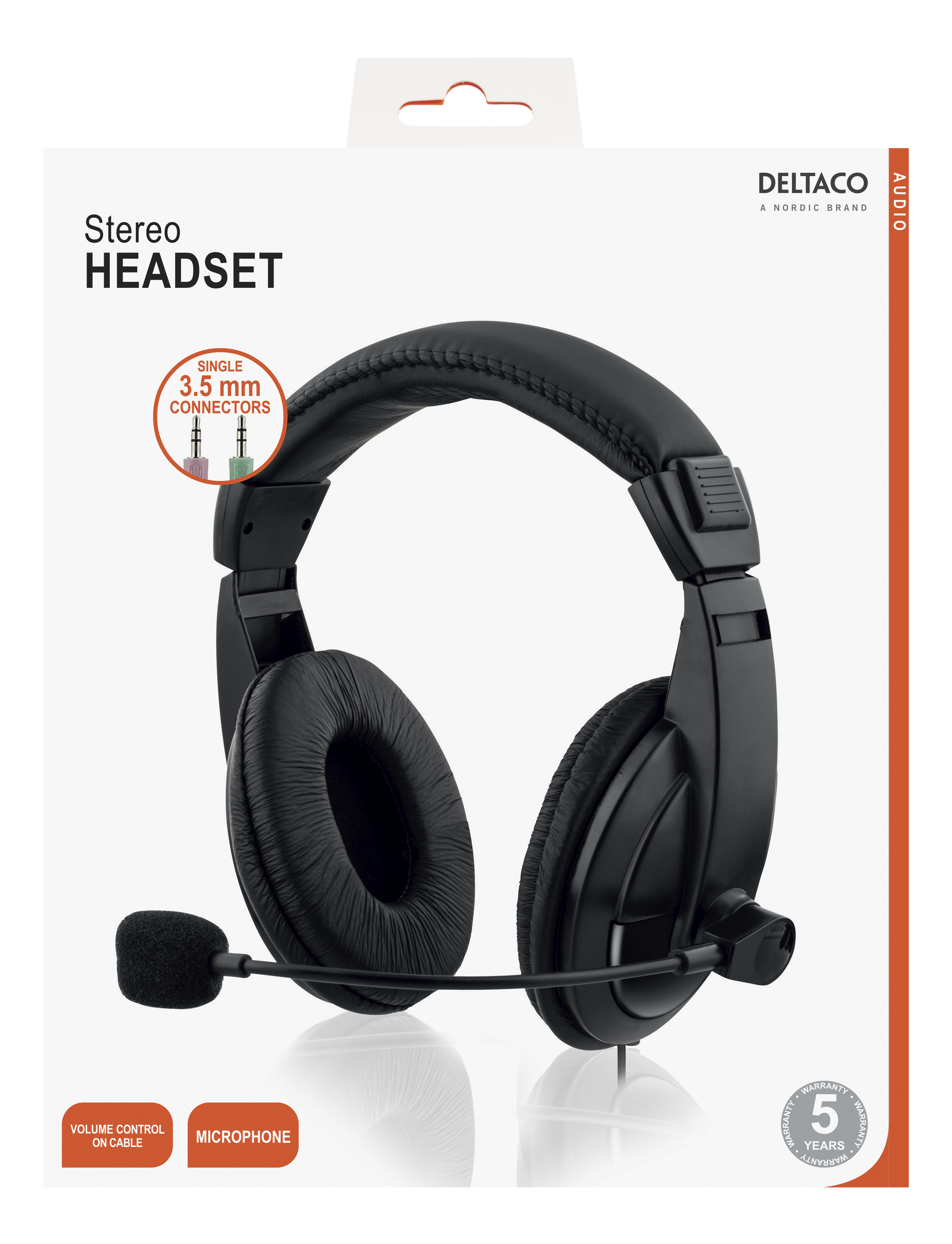 Cuffie stereo nere con microfono nella confezione. Sfondo bianco.