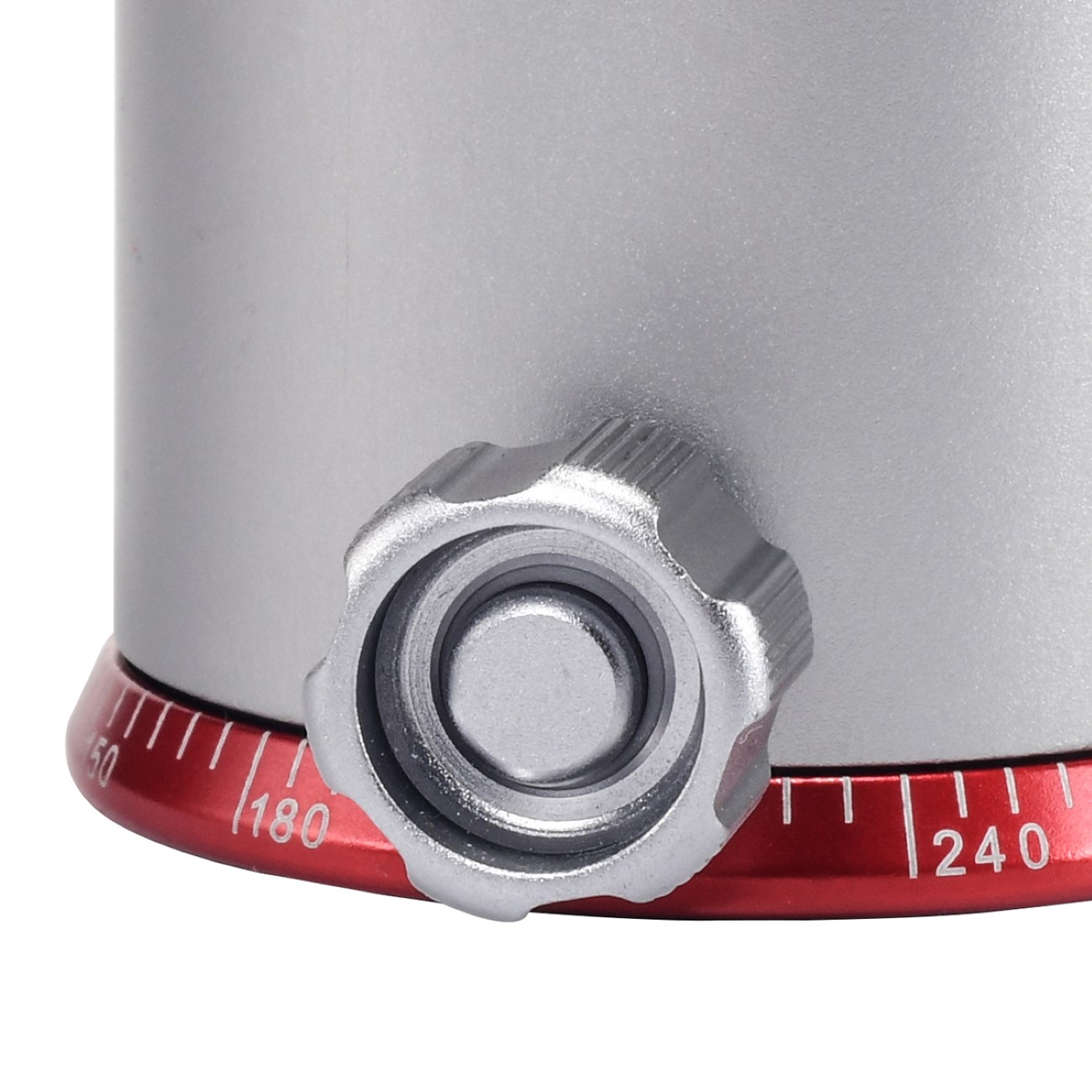 Ein Metallteil mit einem roten Drehknopf wird gezeigt. Die Zahlen 50, 180 und 240 sind sichtbar.