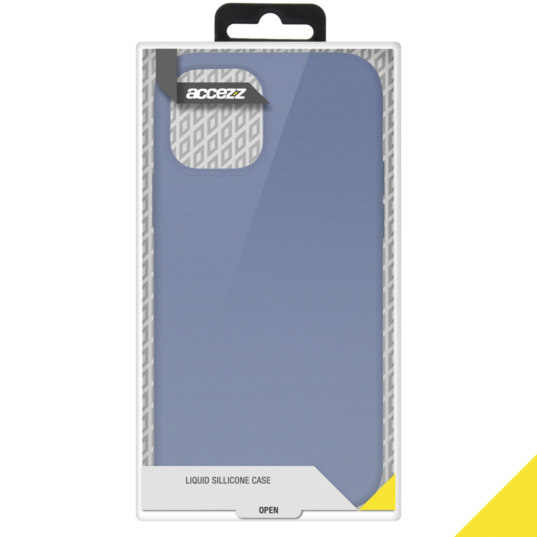 Blauw telefoonhoesje in verpakking. De hoes is effen blauw. De verpakking heeft de merknaam.