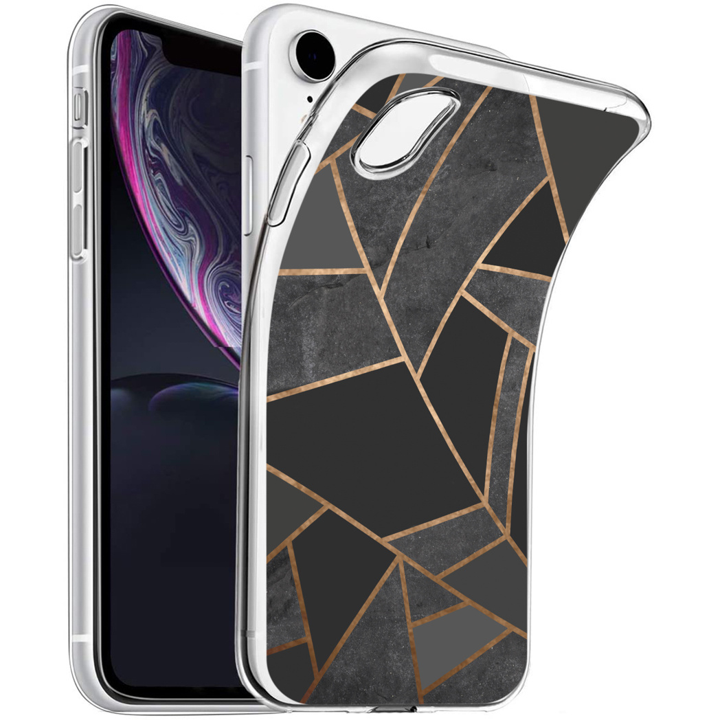 Transparante telefoonhoes met geometrisch zwart, grijs en goud ontwerp. Telefoon op wit oppervlak.