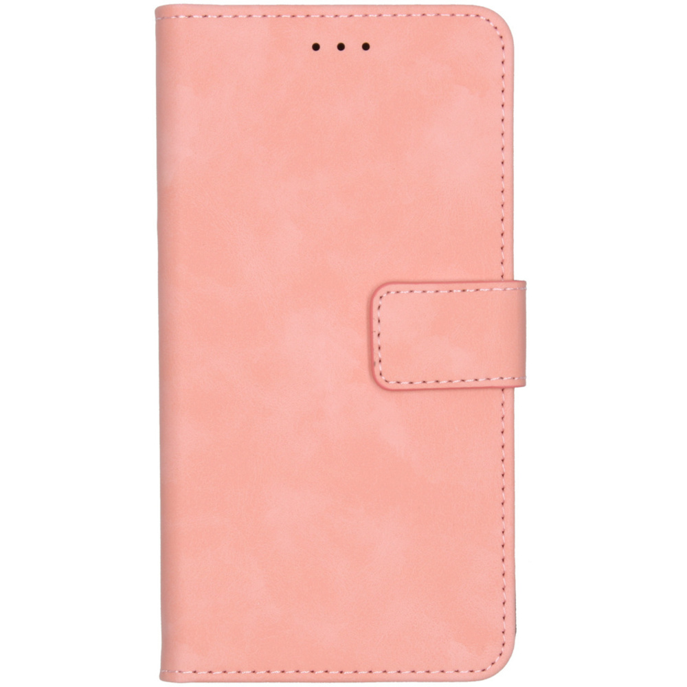 Roze telefoonhoes, gesloten. Toont de voorkant met een lipje en stikseldetails.