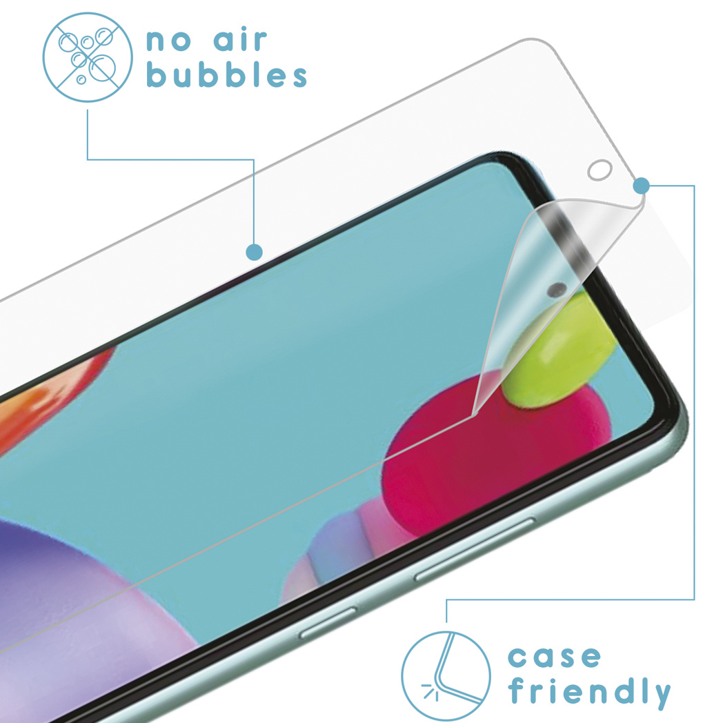 Un protecteur d'écran appliqué sur un téléphone, avec les étiquettes 'pas de bulles d'air' et 'compatible avec étui'.
