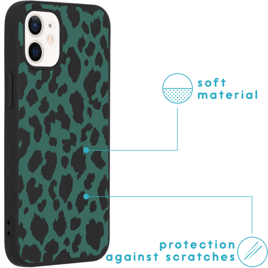Custodia per telefono con un motivo verde e nero. La custodia è su un telefono nero. Testo: materiale morbido, protezione.