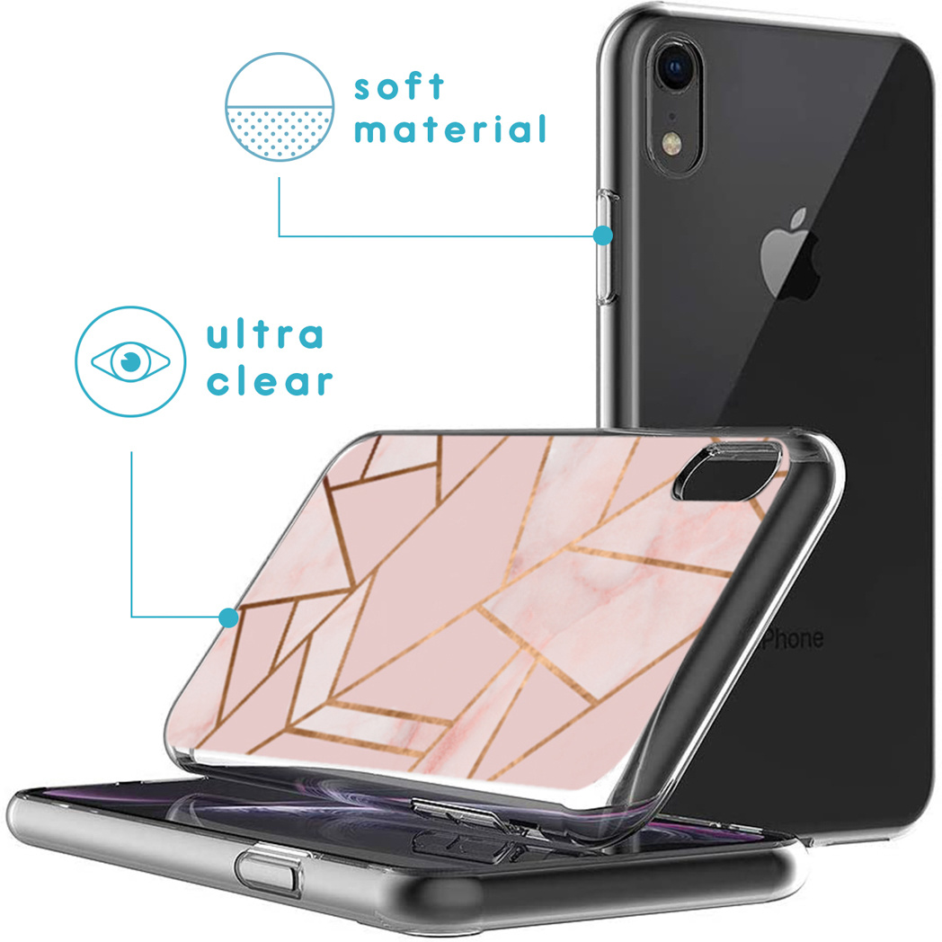 iPhone dans une coque transparente avec un design marbre rose et des lignes dorées, posé sur un autre.
