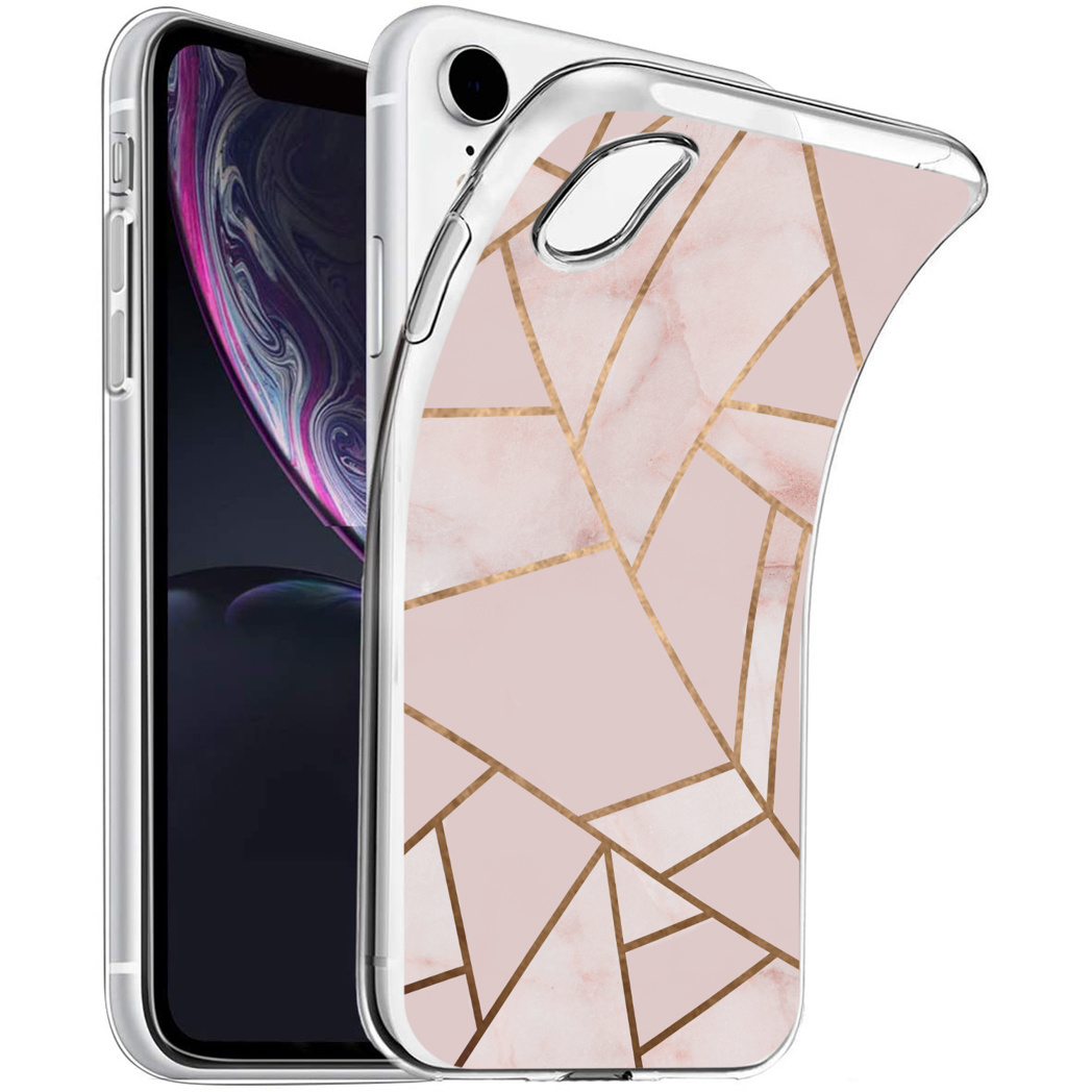 Coque de téléphone transparente avec motif marbre rose, lignes dorées. Téléphone à l'intérieur.