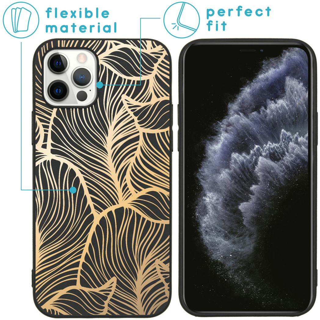 Coque de téléphone avec un motif de feuilles d'or. L'étui est sur un téléphone. Le design est noir et or.