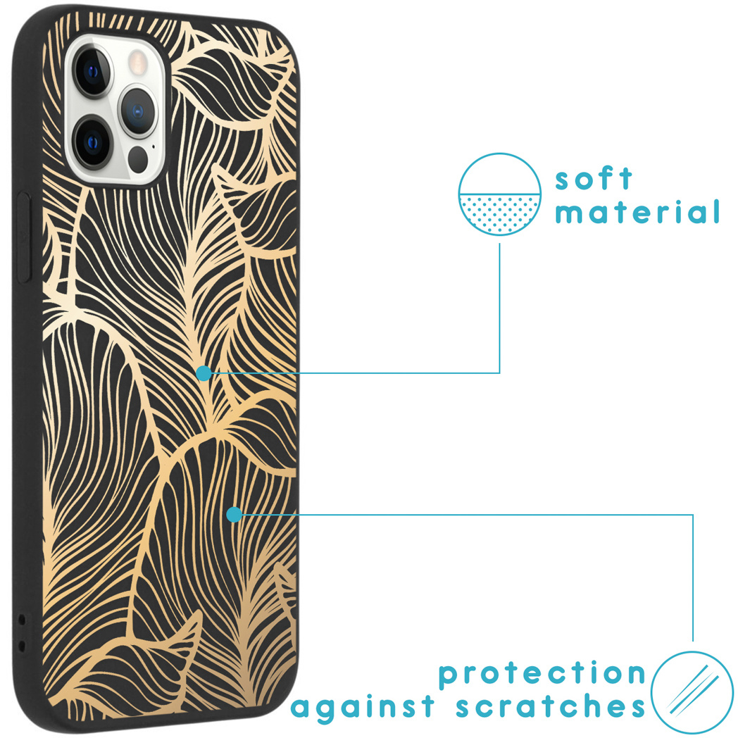 Coque de téléphone avec une base noire et un motif de feuilles d'or. Protection contre les rayures est écrit.