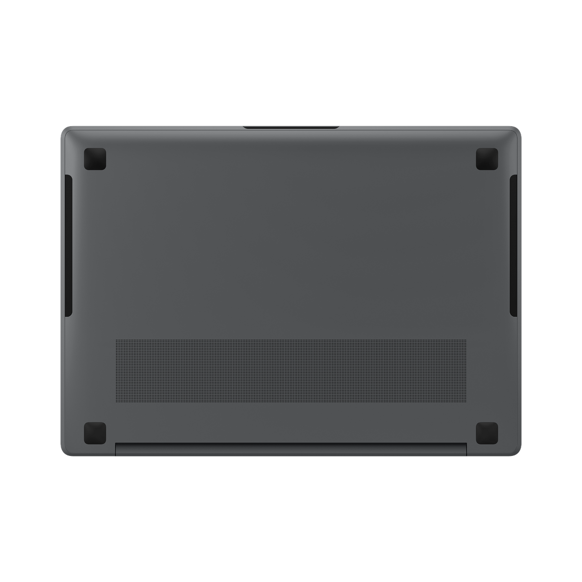 La parte inferior de un portátil gris sobre un fondo negro, mostrando ventilaciones.