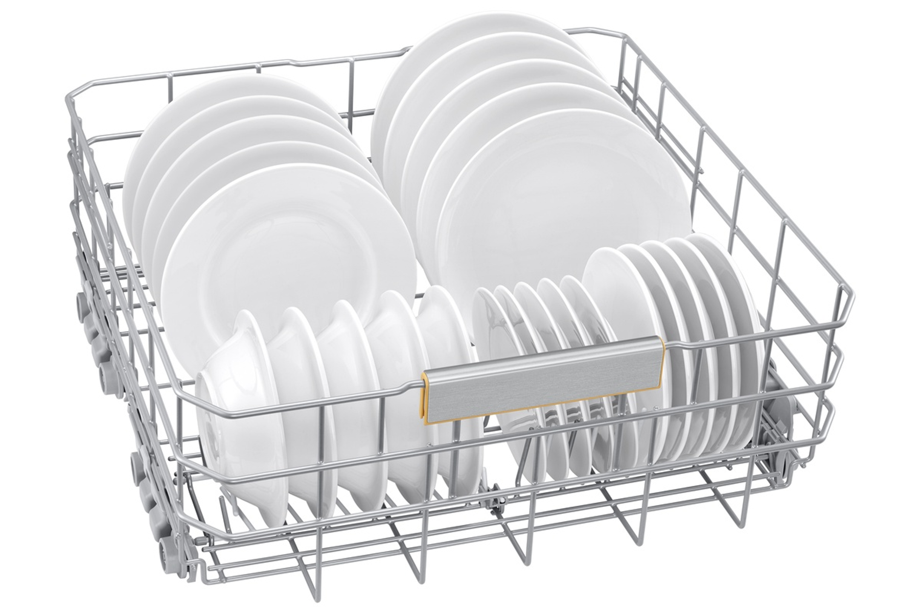 Koszyk zmywarki załadowany talerzami, filiżankami i miskami, gotowy do mycia.