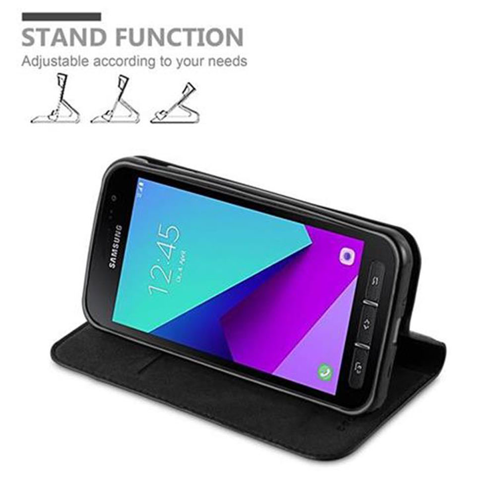 Schwarzes Samsung-Telefon in schwarzer Lederhülle, geöffnet. Standfunktion wird gezeigt.