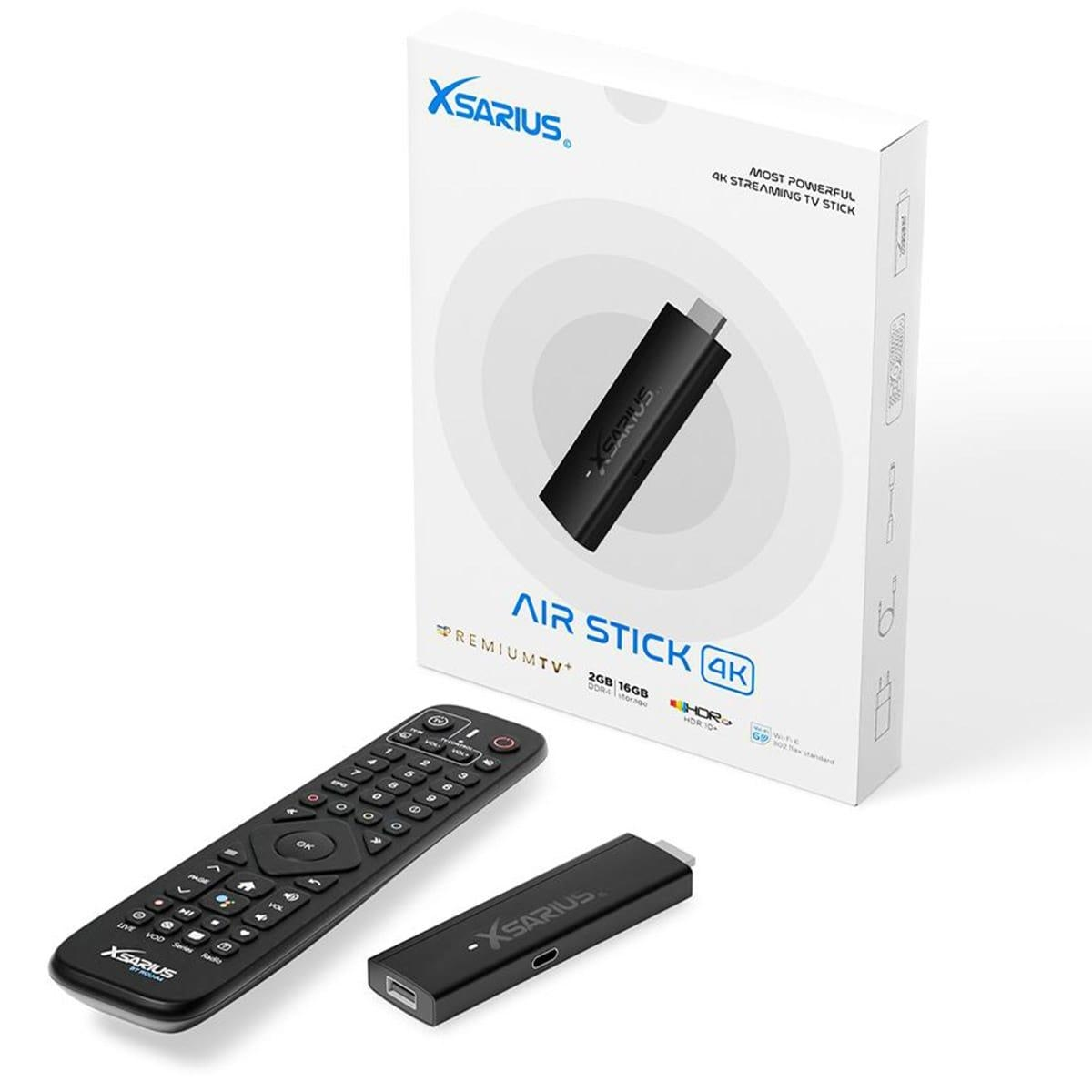 Schwarzer Streaming-TV-Stick mit Fernbedienung und Box. Auf der Box steht 'Air Stick 4K' und 'PremiumTV'.