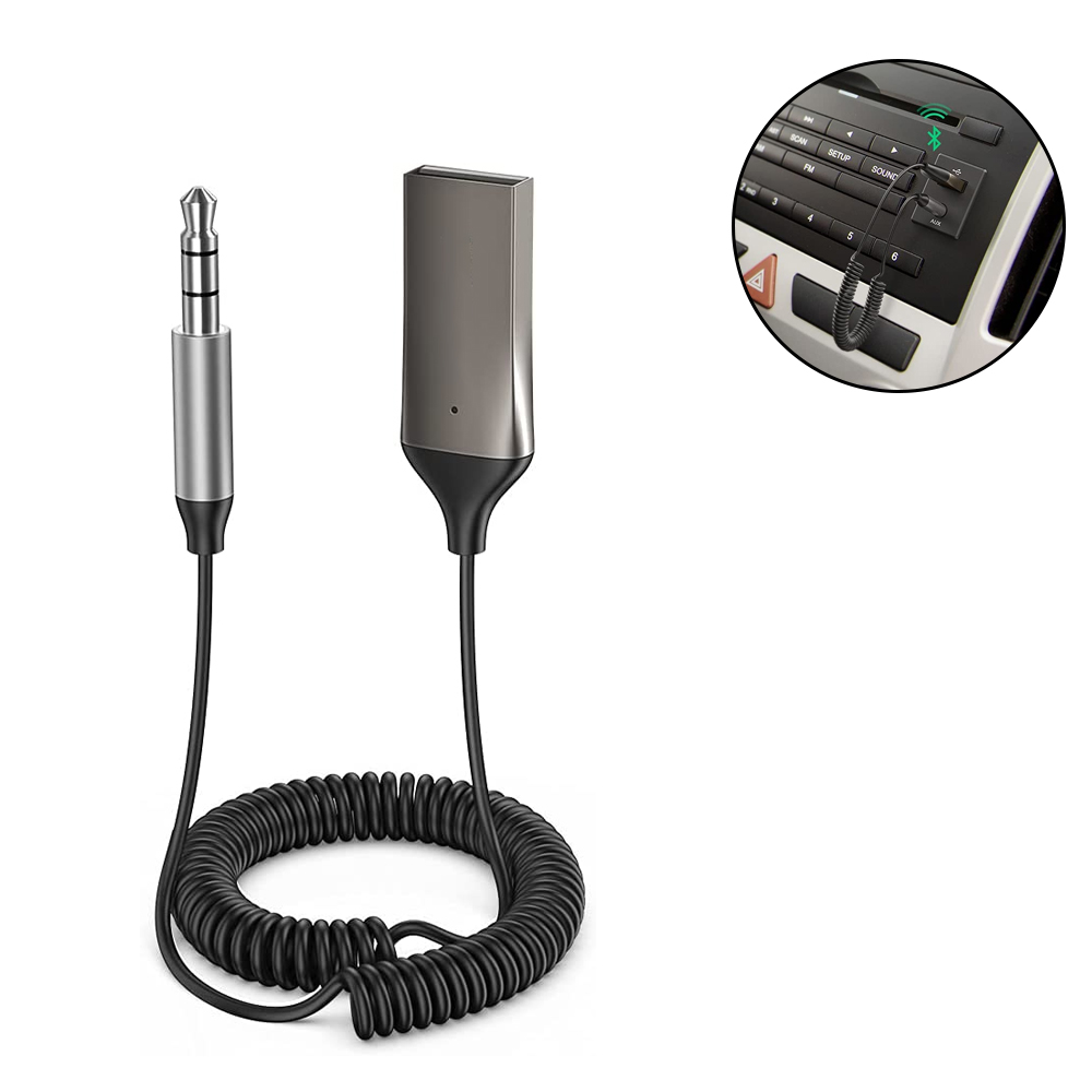 Auto-Audio-Adapter mit Spiralkabel und 3,5-mm-Klinke, plus einem Einbau im Auto.