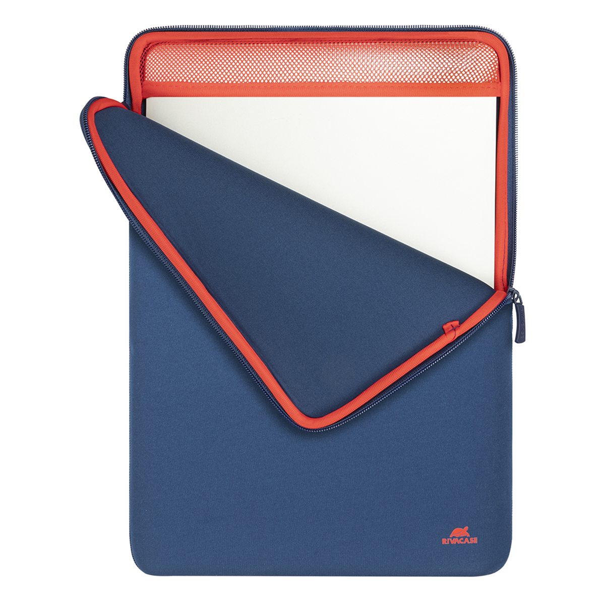 Eine blau-rote Laptoptasche, teilweise geöffnet, mit einem leeren weißen Blatt Papier im Inneren.