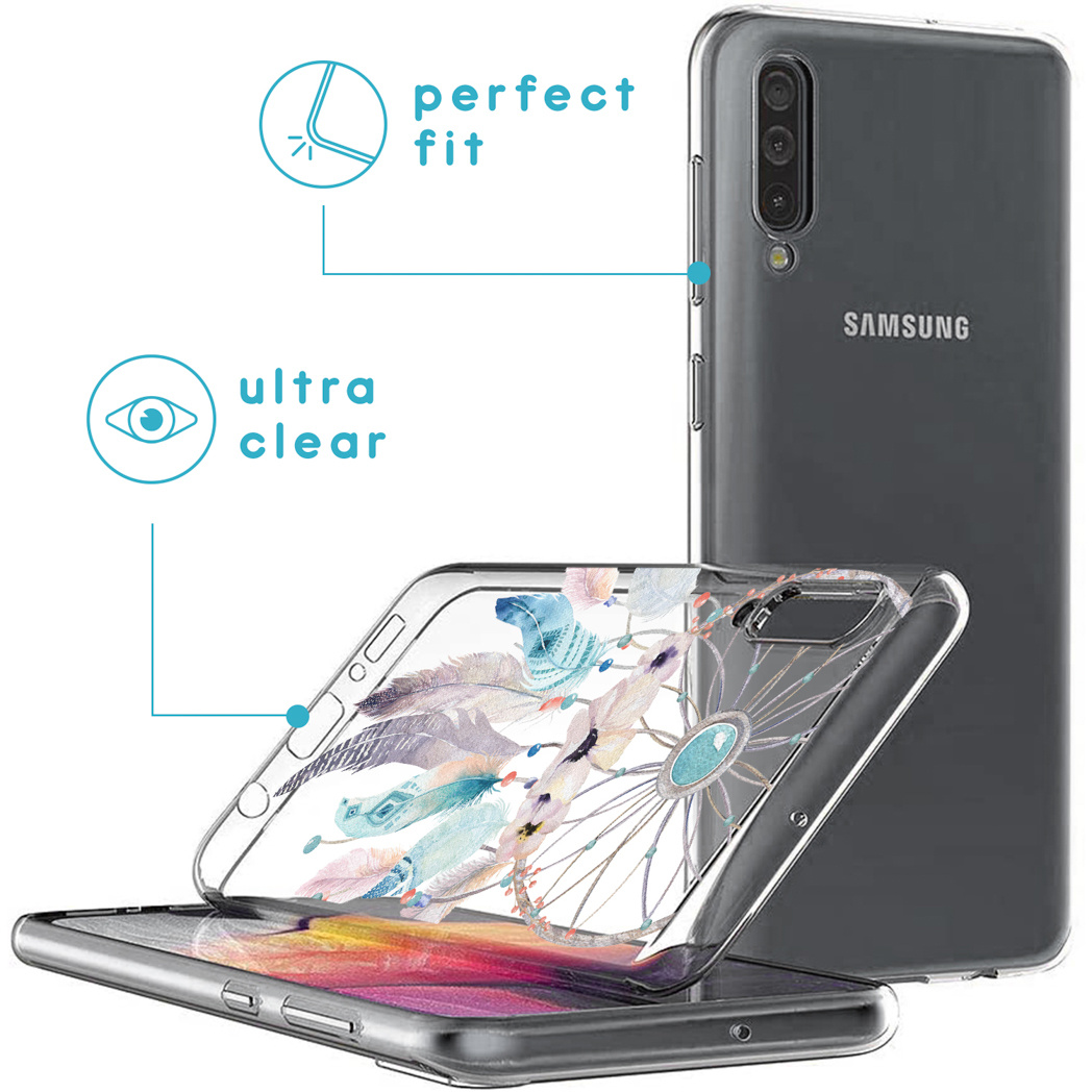 Coque de téléphone avec un motif floral. Un téléphone est derrière. Le texte indique ajustement parfait, ultra clair.