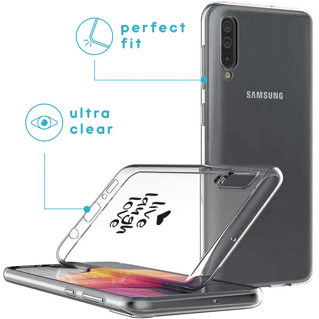 Twee telefoons met doorzichtige hoesjes. Eén heeft "Live Laugh Love" van binnen geschreven.