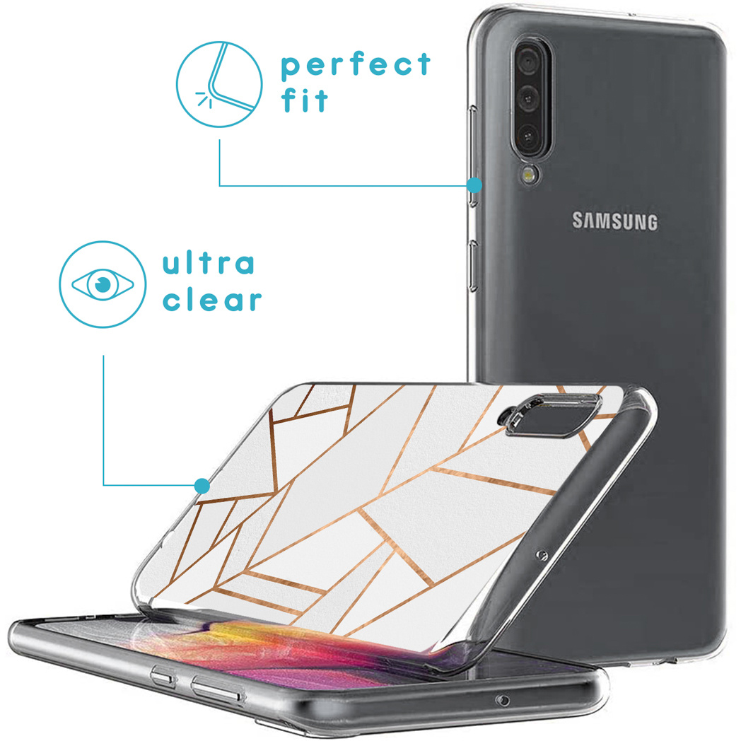 Telefoonhoesje op een telefoon. Kenmerken zijn perfecte pasvorm en ultra helder.