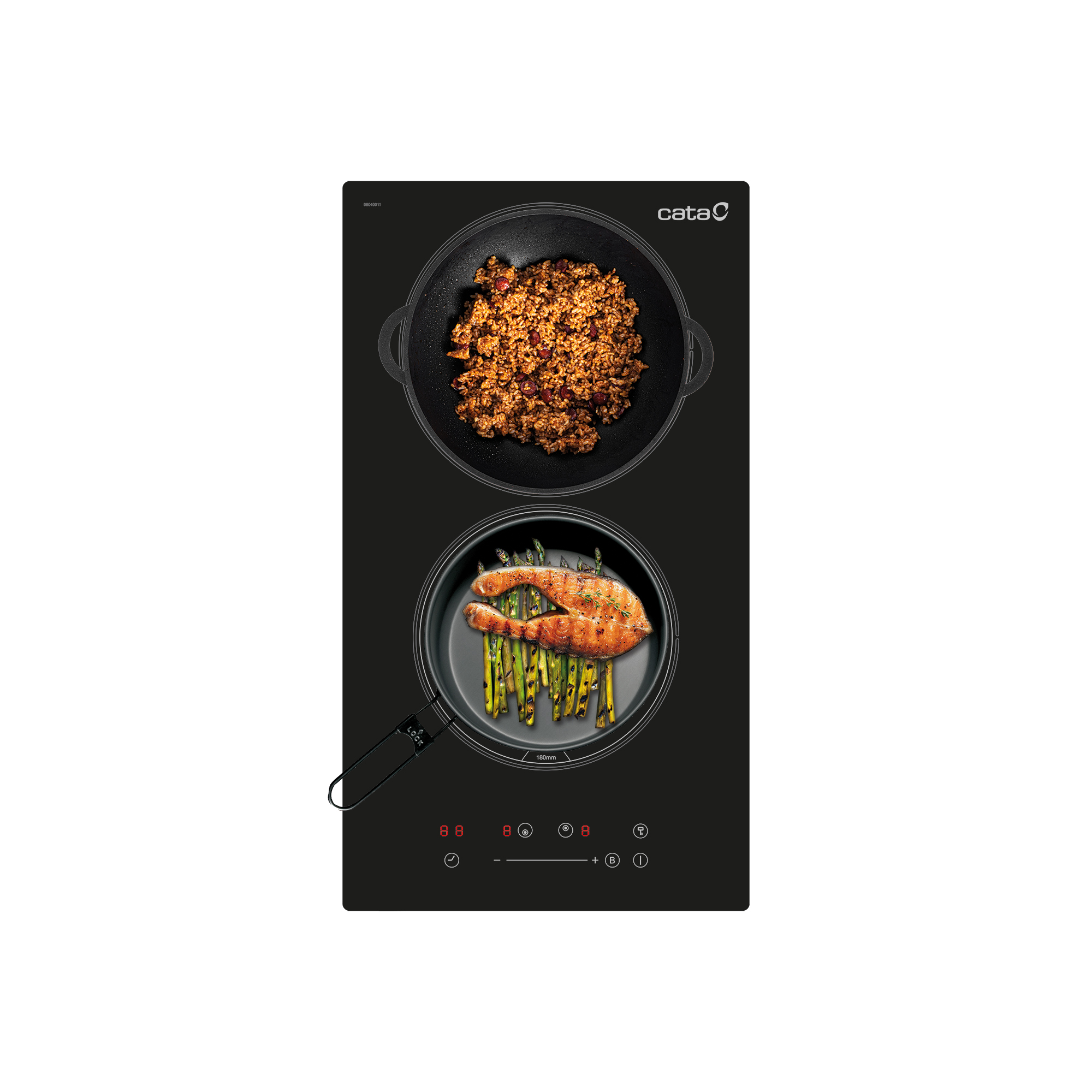 Placa de cocina negra con un wok de comida y una sartén con salmón y espárragos. El fondo es blanco.