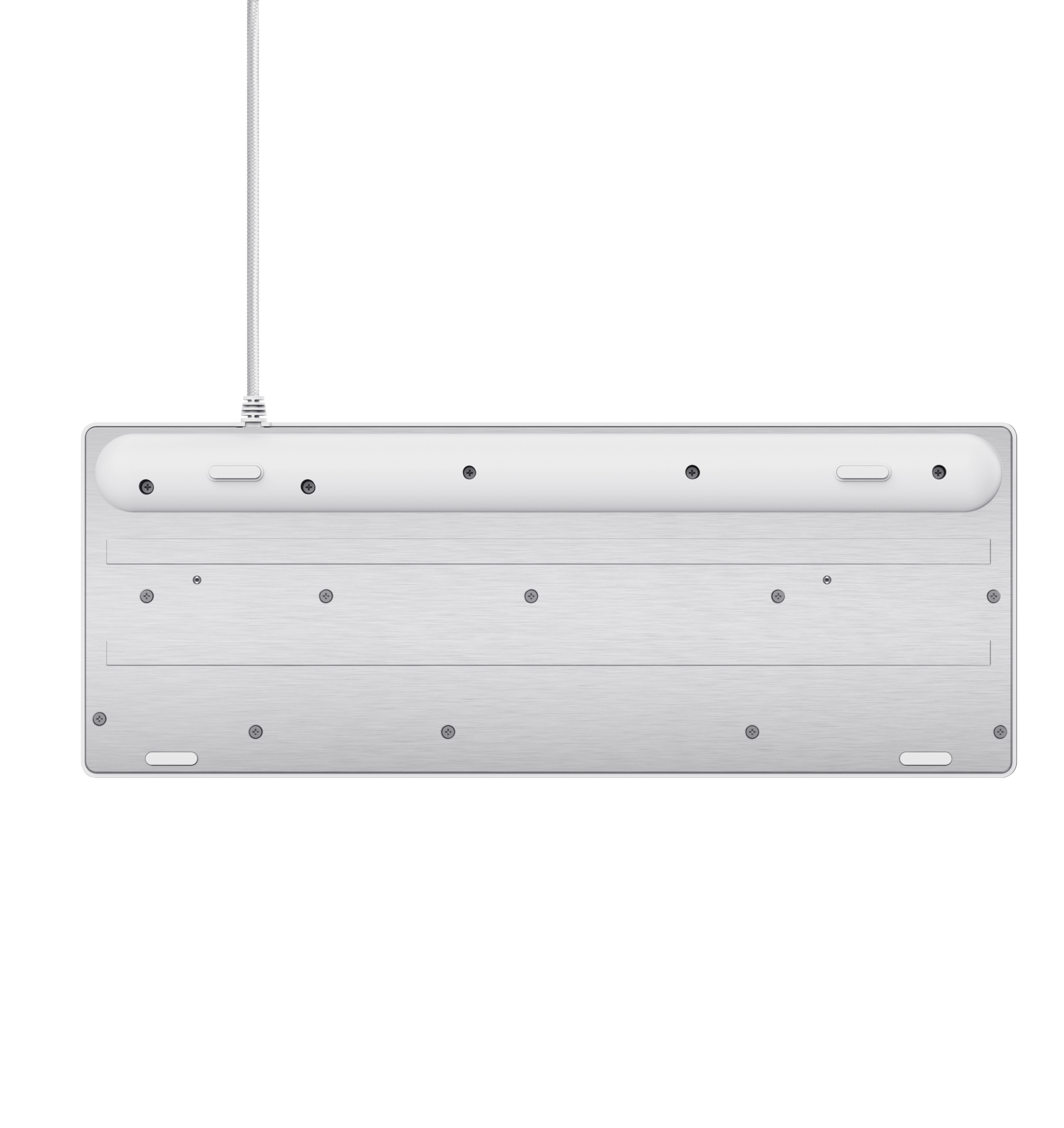 Biały spód klawiatury. Ma przewód i kilka śrub. Białe tło.