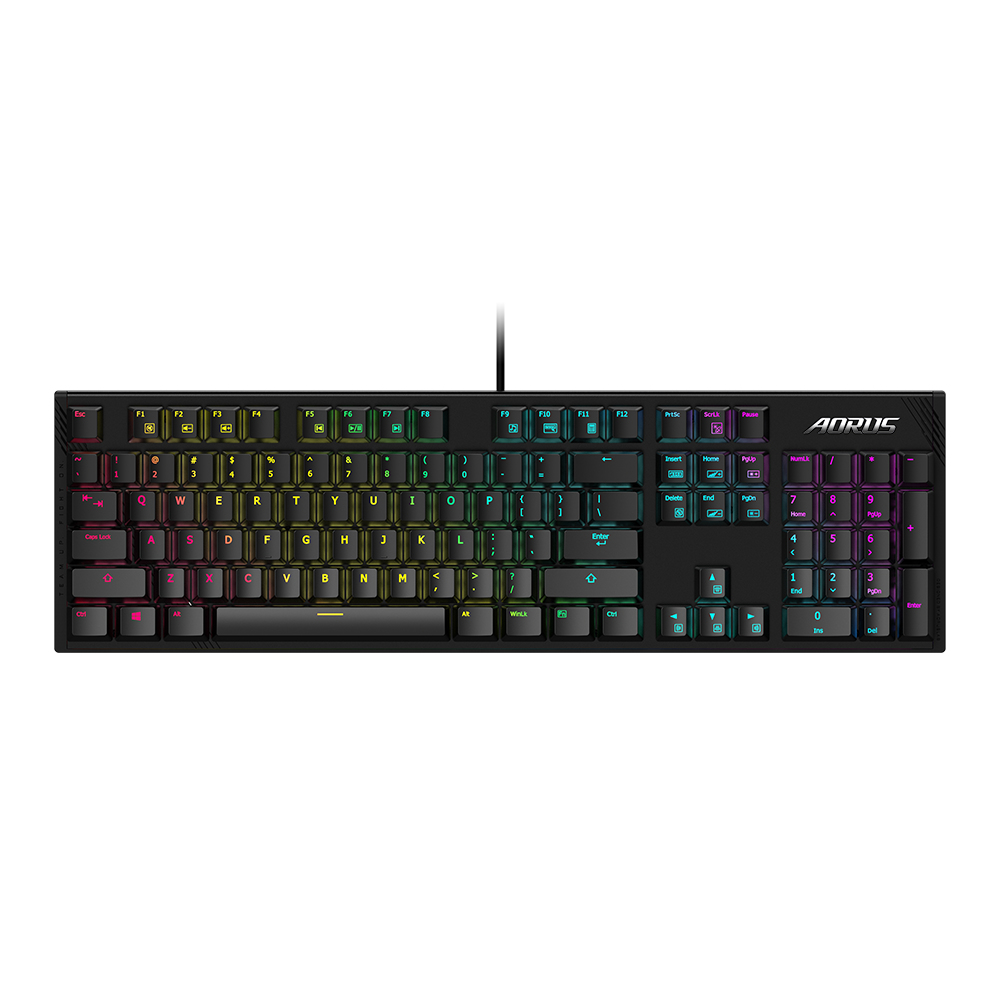 Tastiera nera con tasti colorati. Logo AORUS visibile, sfondo bianco.