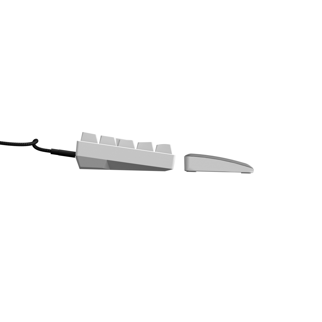 Eine weiße Tastatur, getrennt von ihrem Nummernblock, auf weißem Hintergrund. Kabel sichtbar.