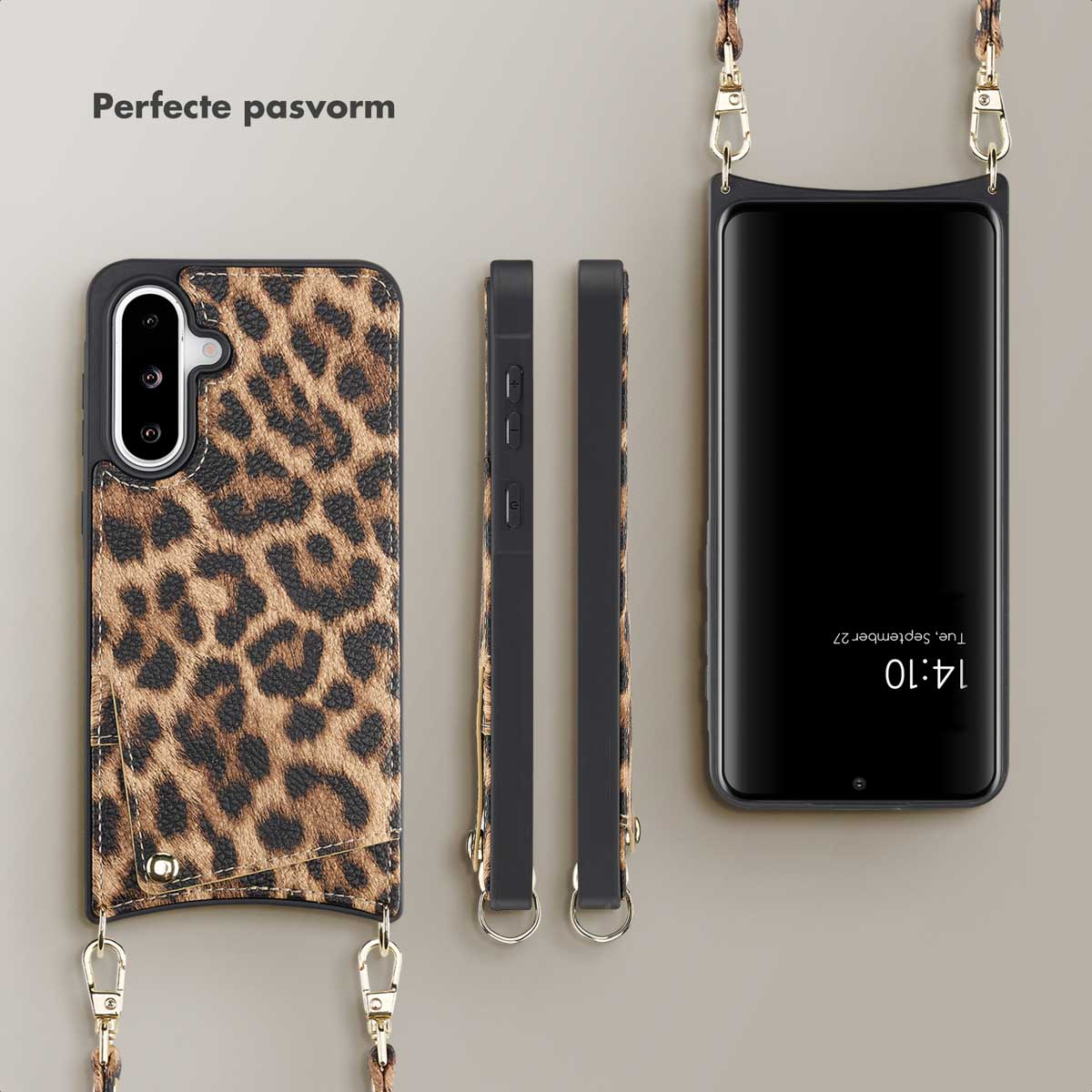 Telefoonhoesje met luipaardprint met gouden hardware en band, getoond met telefoon, zijaanzichten.