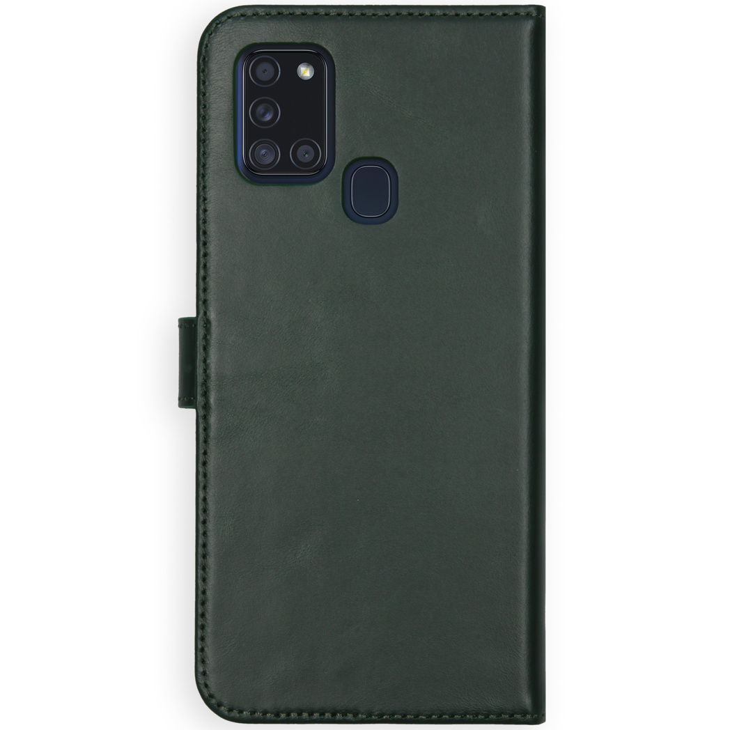 Groene telefoonhoes gesloten, met camera gebied. Verticaal aanzicht.