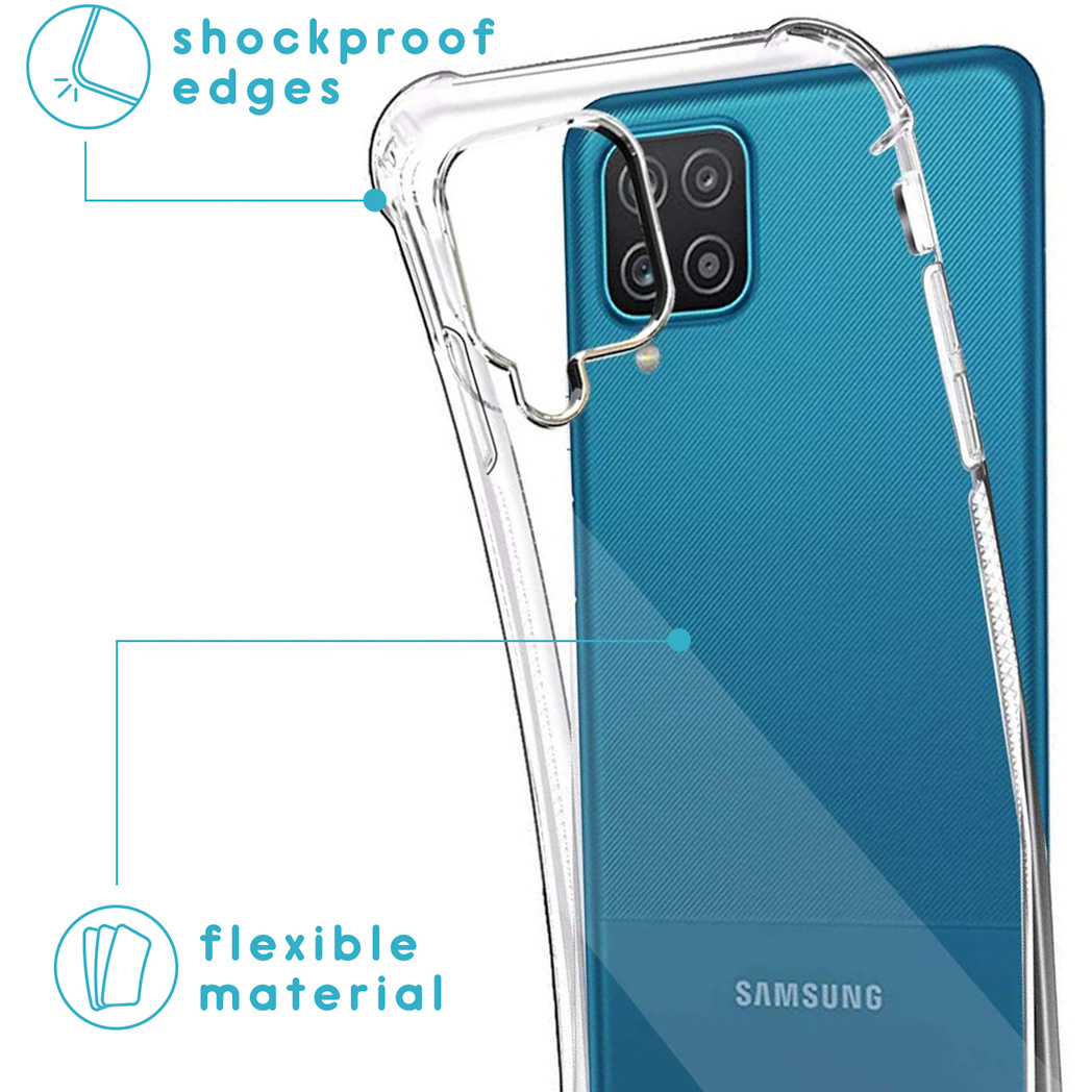 Custodia trasparente su un telefono blu. Caratteristiche: bordi antiurto, materiale flessibile.