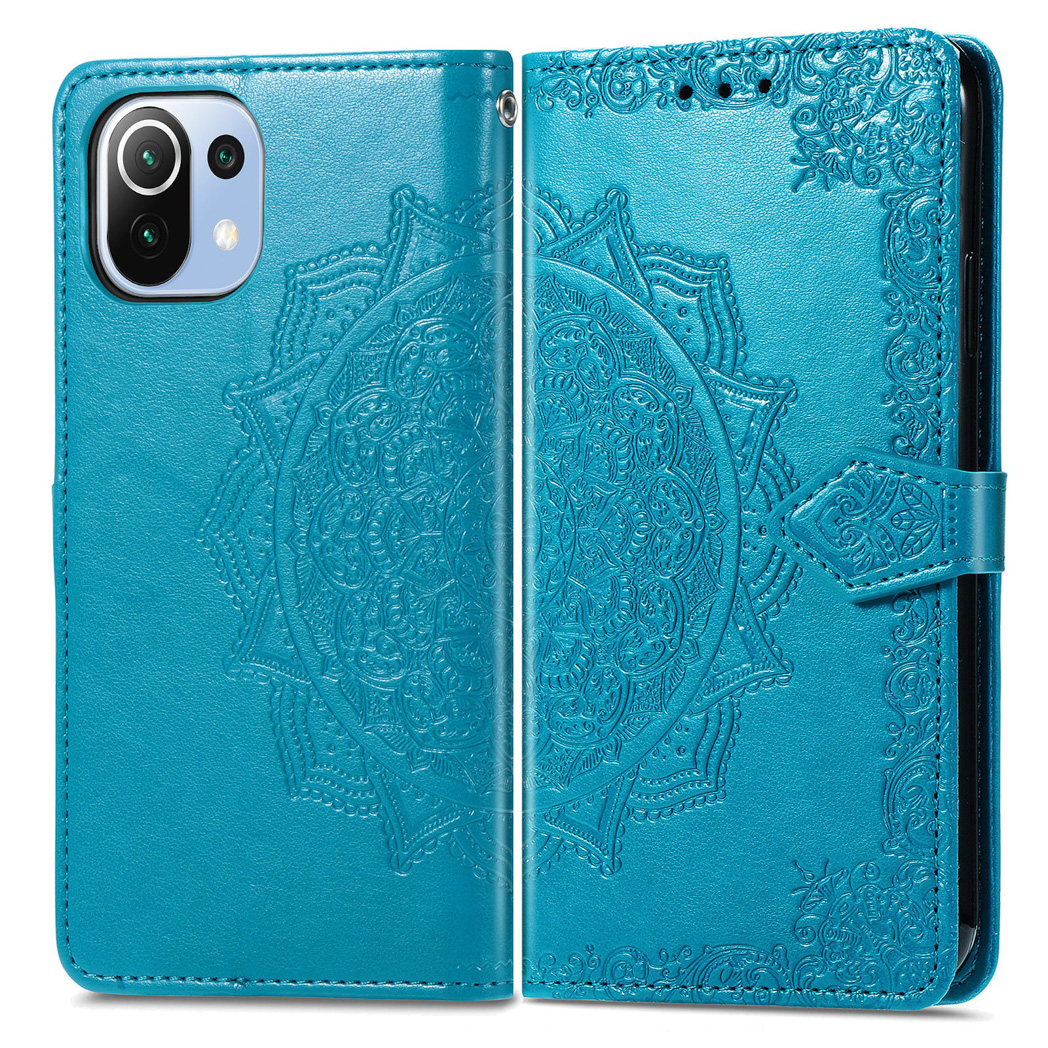 Turquoise telefoonhoes open. Reliëf bloemenontwerp. De hoes is in folio-stijl.