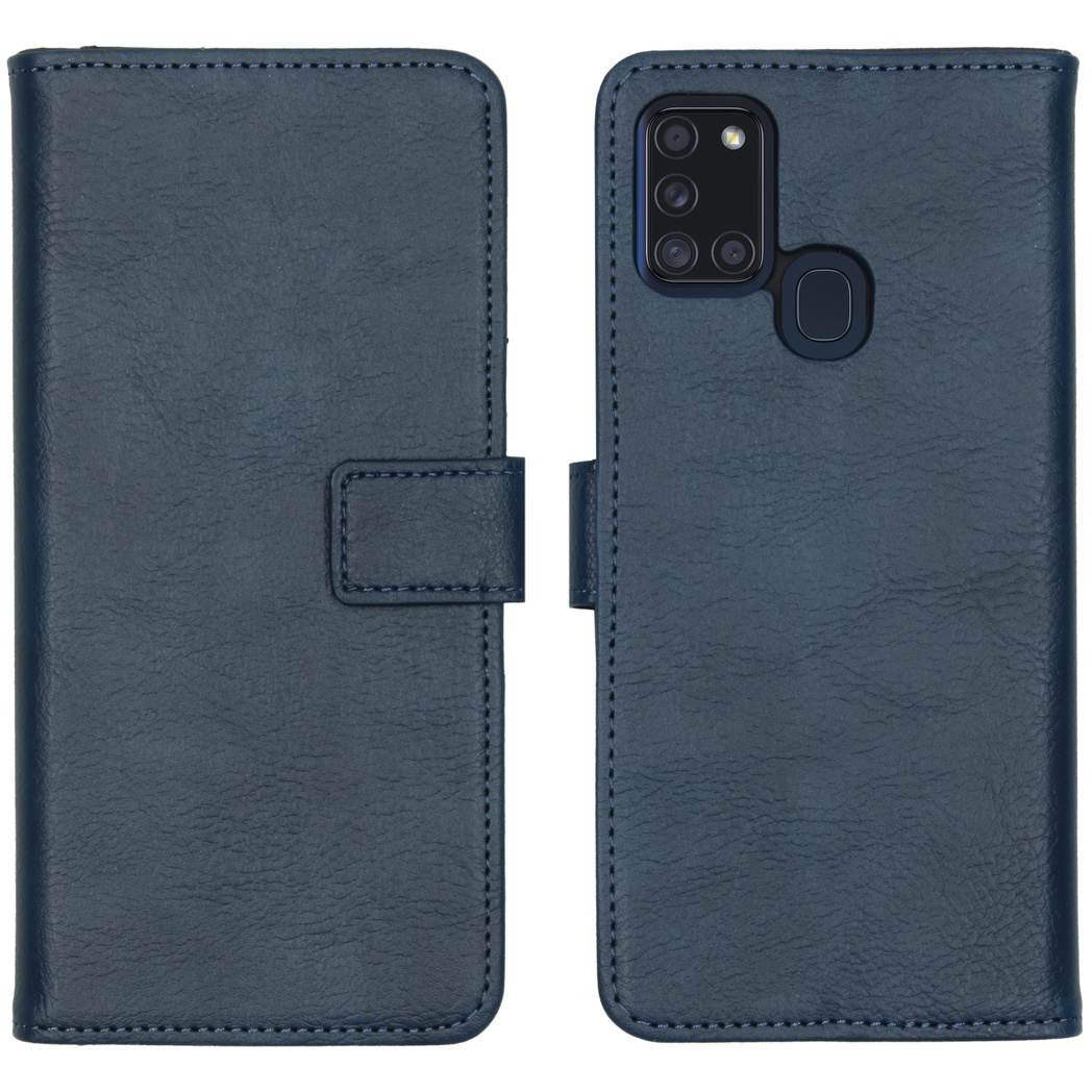 Coque de téléphone bleue, ouverte, avec un rabat magnétique sur le côté.