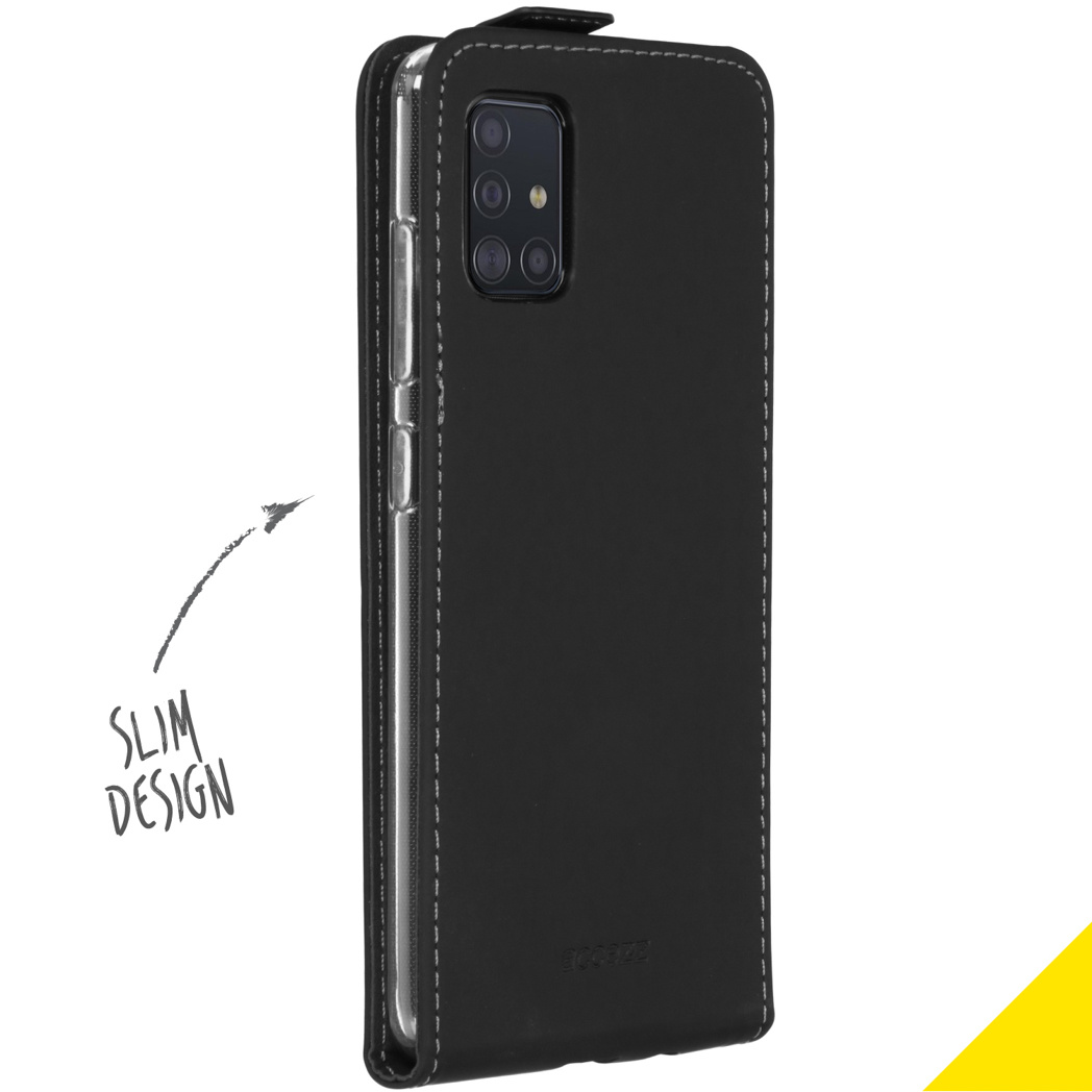 Coque de téléphone noire, design fin. Fond blanc.