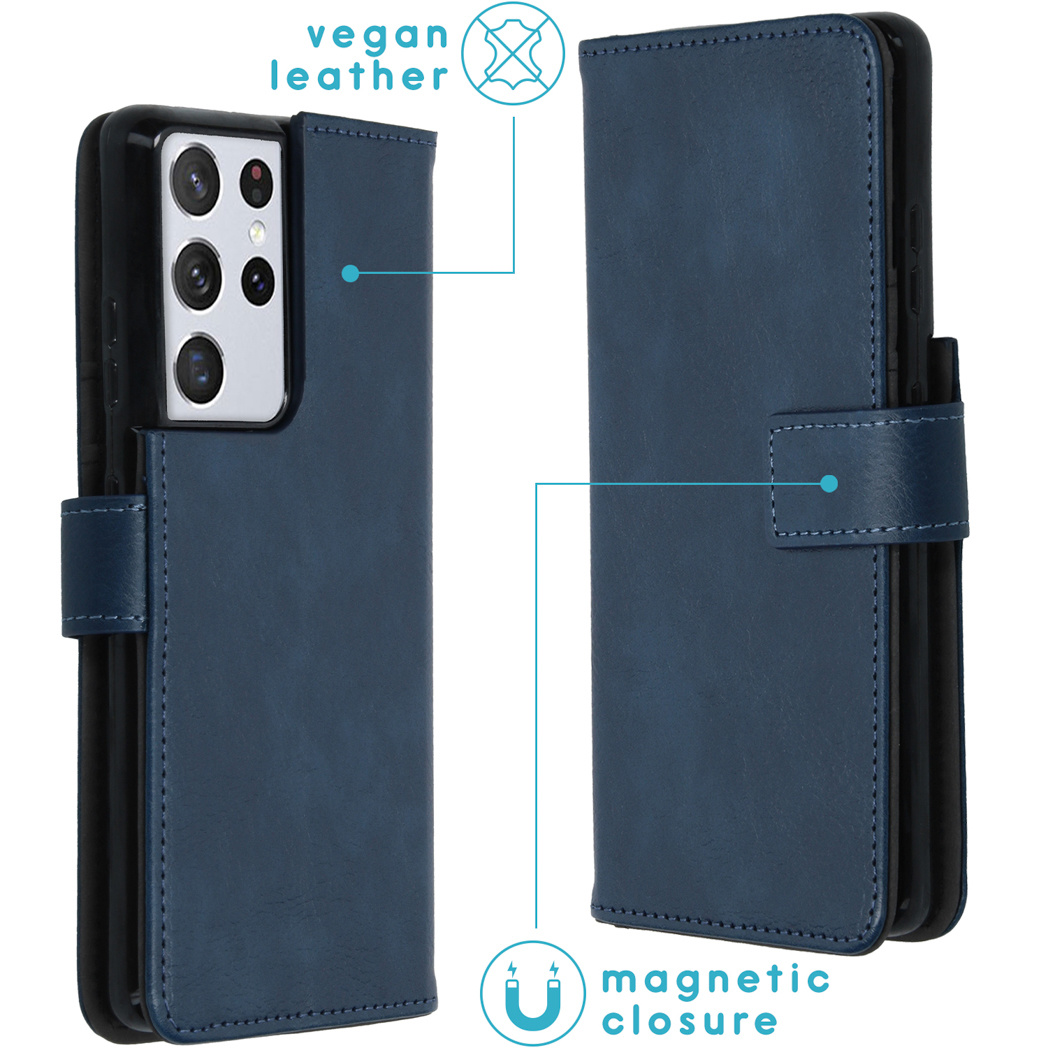 Blauw leren telefoonhoesje, open om een telefoon te tonen. Toont een magnetische sluiting en veganistisch leer.
