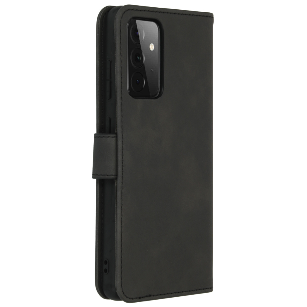 Étui de téléphone noir avec rabat et découpe pour appareil photo.