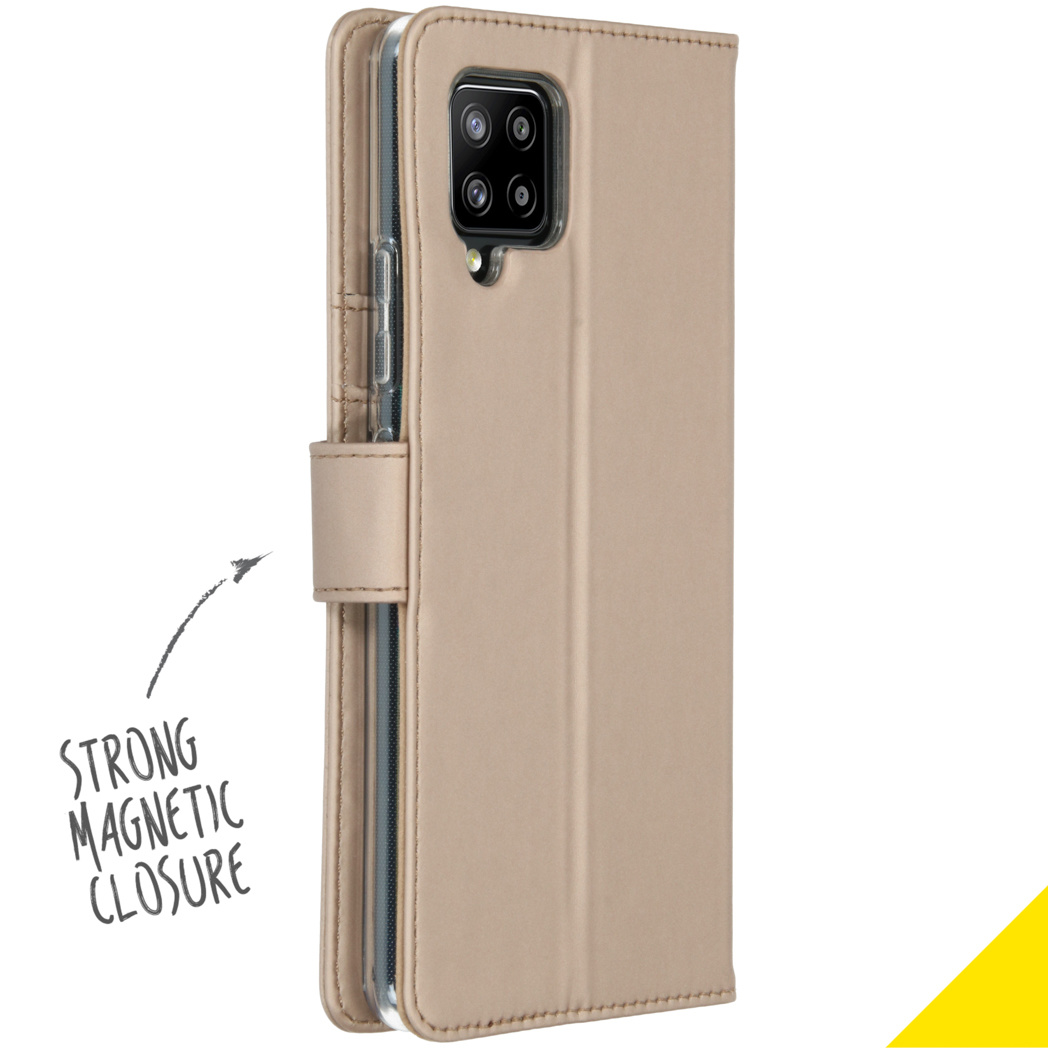 Beige telefoonhoes met een sterke magnetische sluiting.