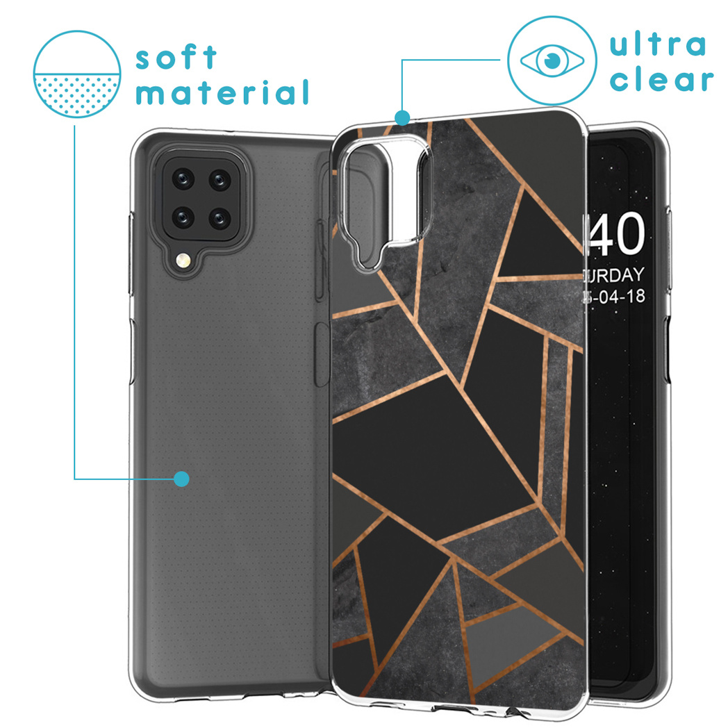 Telefoonhoesje met geometrisch ontwerp, zwart en goud. Transparante hoes, zacht materiaal.