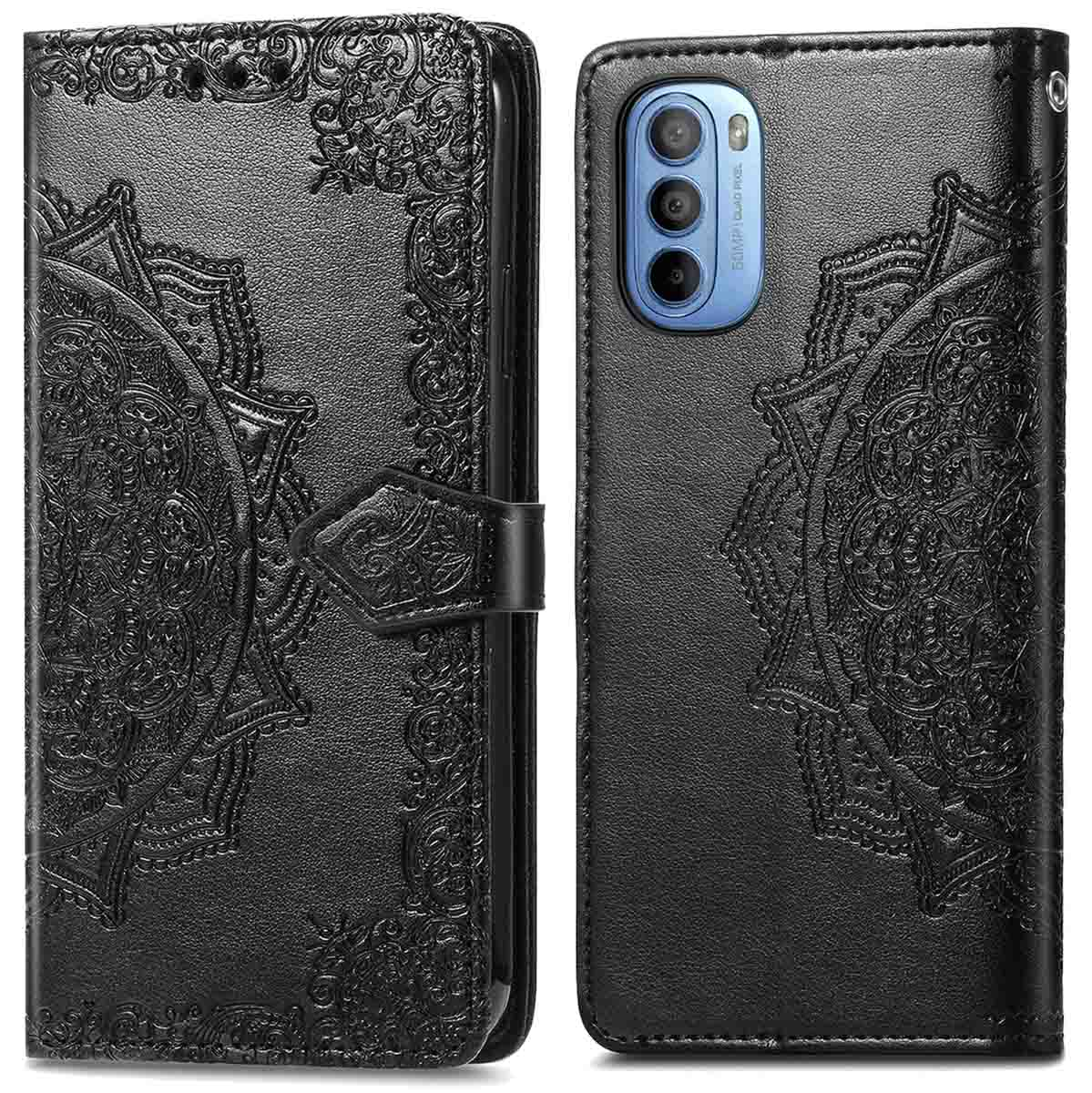 Zwarte telefoonhoes met een mandala-ontwerp, met een telefoon. De telefoon heeft meerdere cameralenzen.