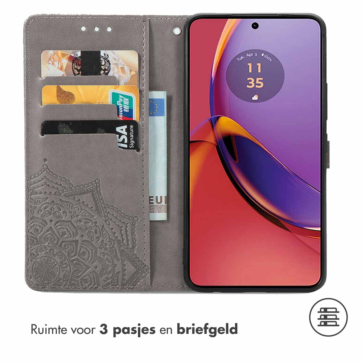 Open grijze telefoonhoes met kaarten, geld en een telefoon met een klok op het scherm.