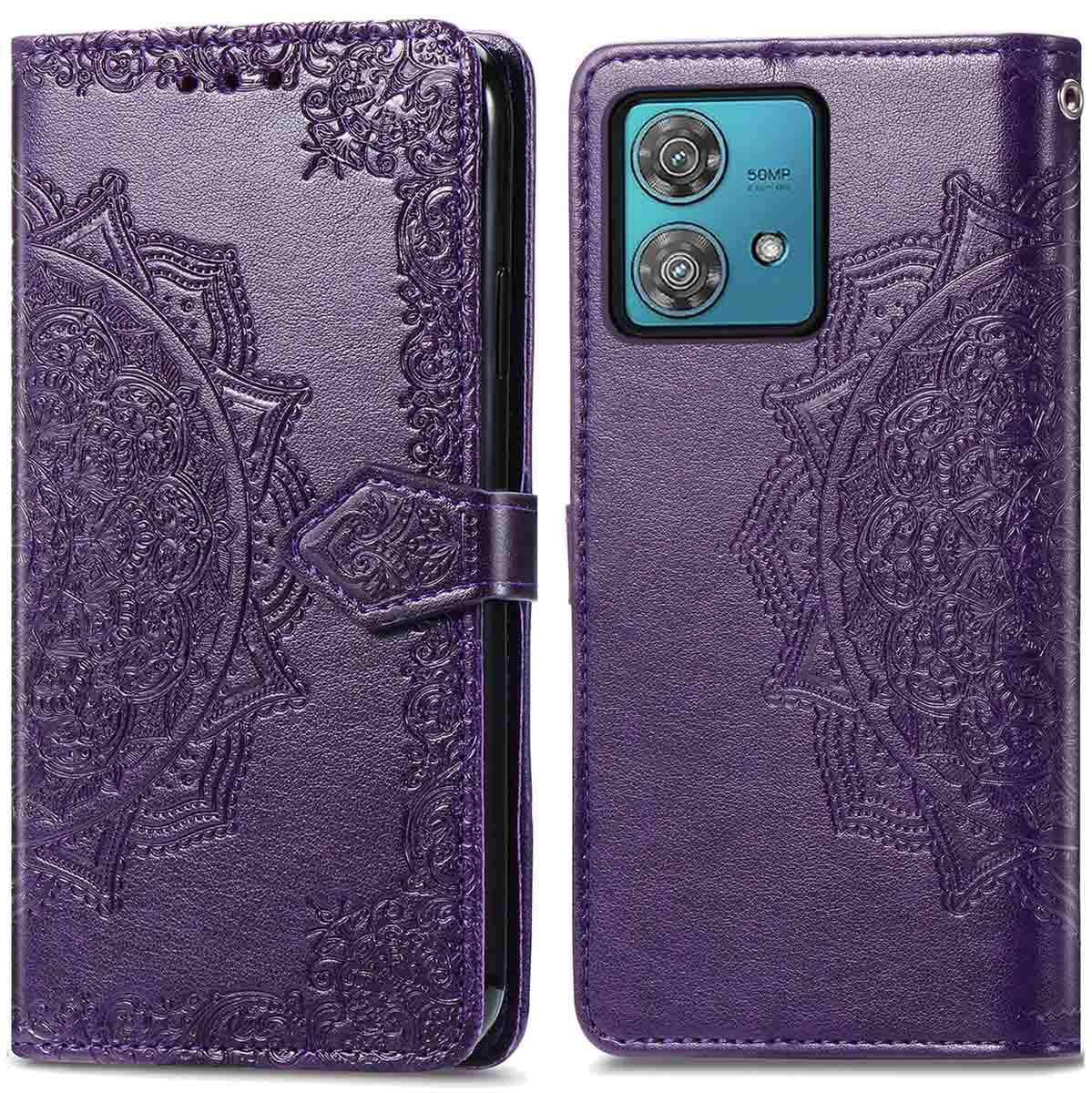 Paarse telefoonhoes met mandala-ontwerp, open om telefoon te tonen. Leder met knoopsluiting.