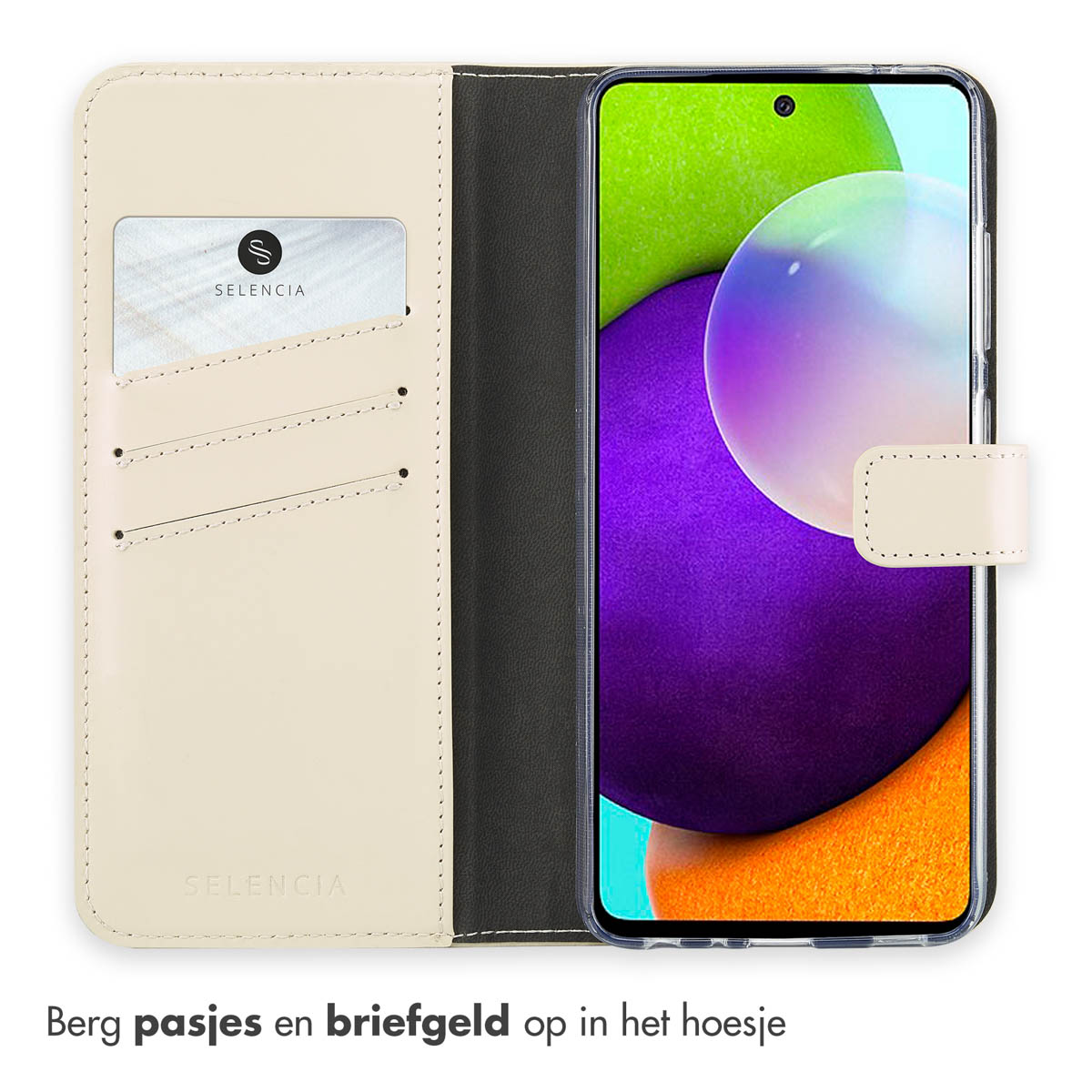 Crème telefoonhoesje met kaart. Telefoon toont het scherm.