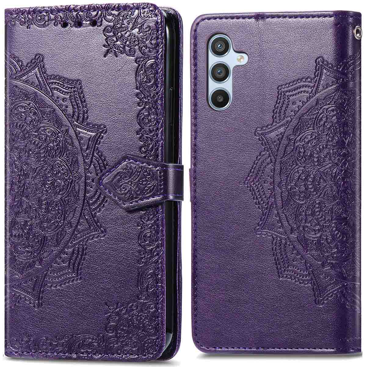Paarse leren telefoonhoes met een gedetailleerd mandala-ontwerp op zowel de voor- als achterkant.