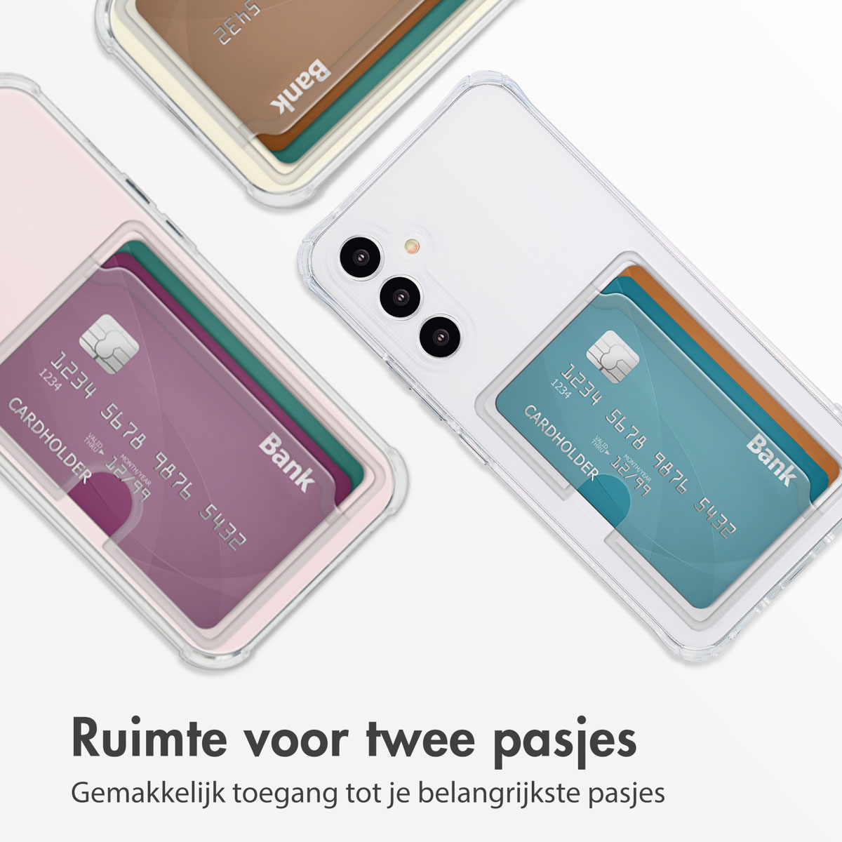 Trois étuis de téléphone avec des cartes de crédit visibles dans les poches.