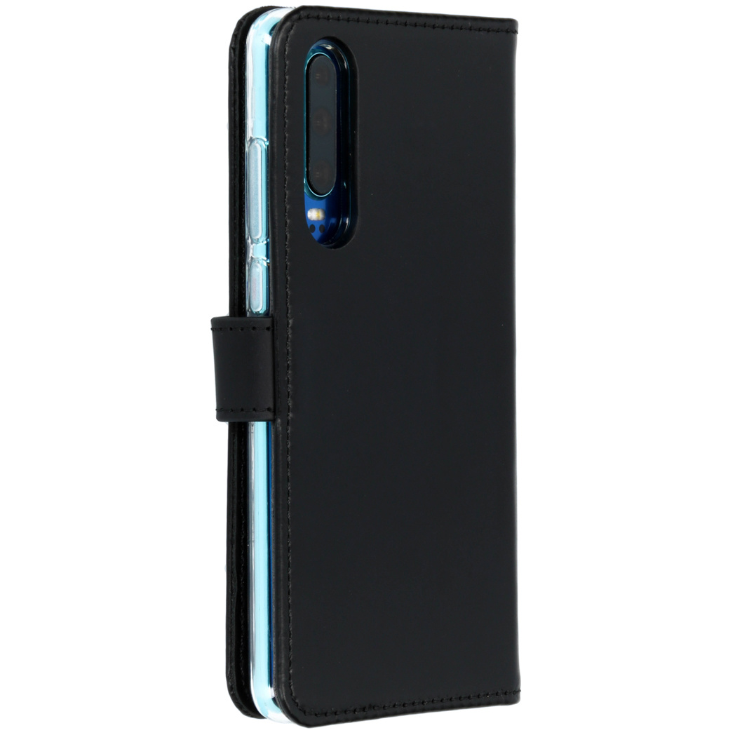 Zwarte telefoonhoes met flap.