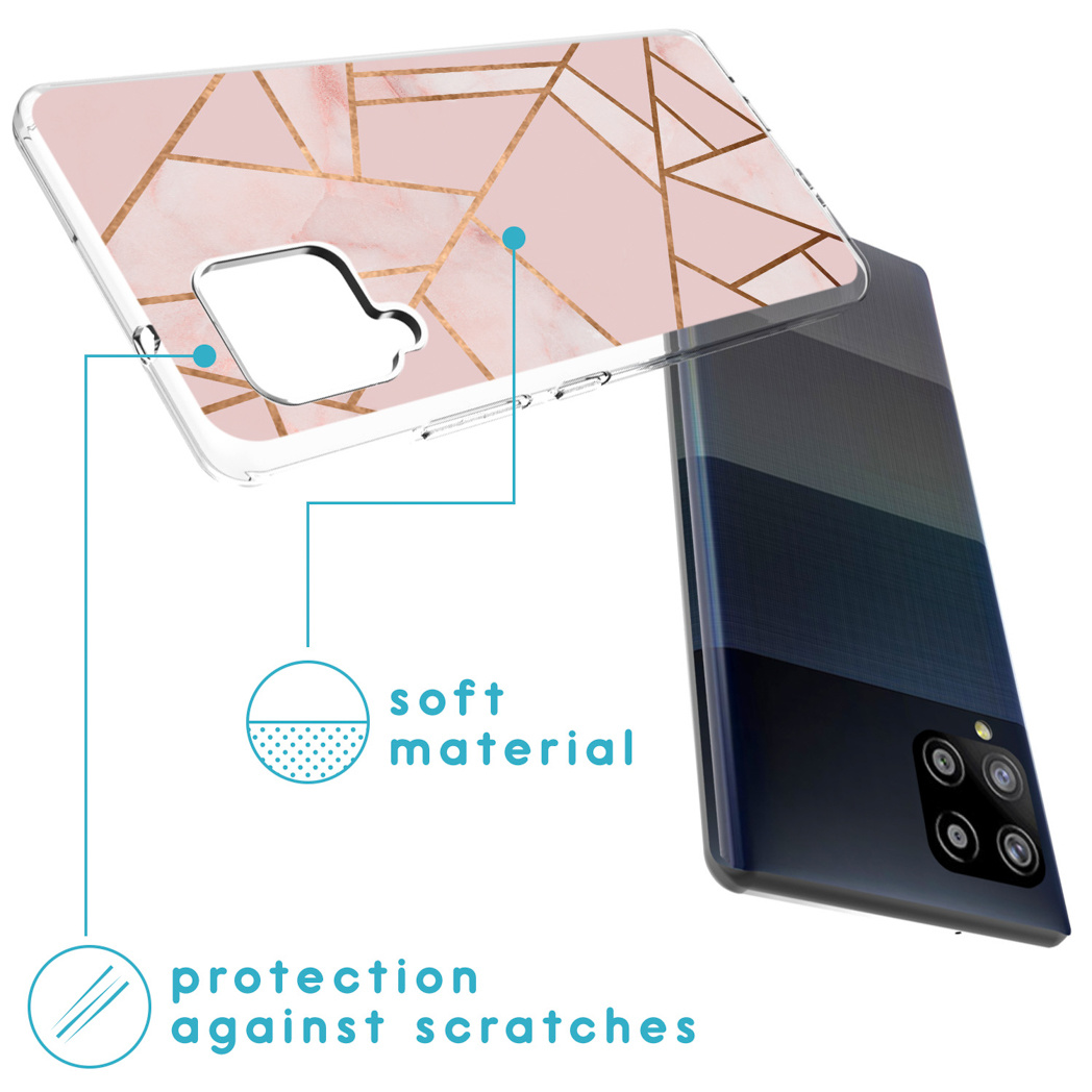 Coque de téléphone avec motif marbre rose. Texte: matériau doux, protection contre les rayures.