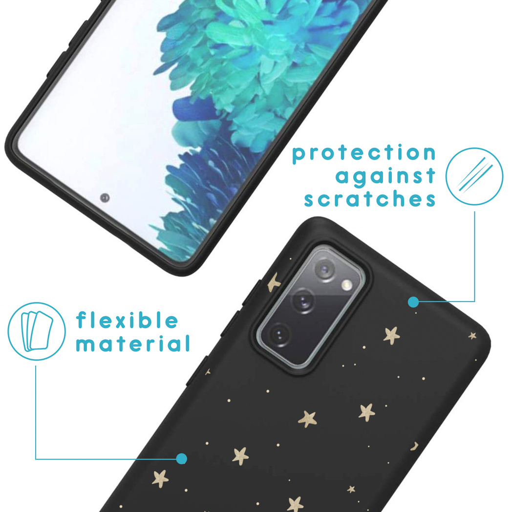 Custodia per telefono nera con stelle dorate e un telefono. Il testo menziona la protezione dai graffi.