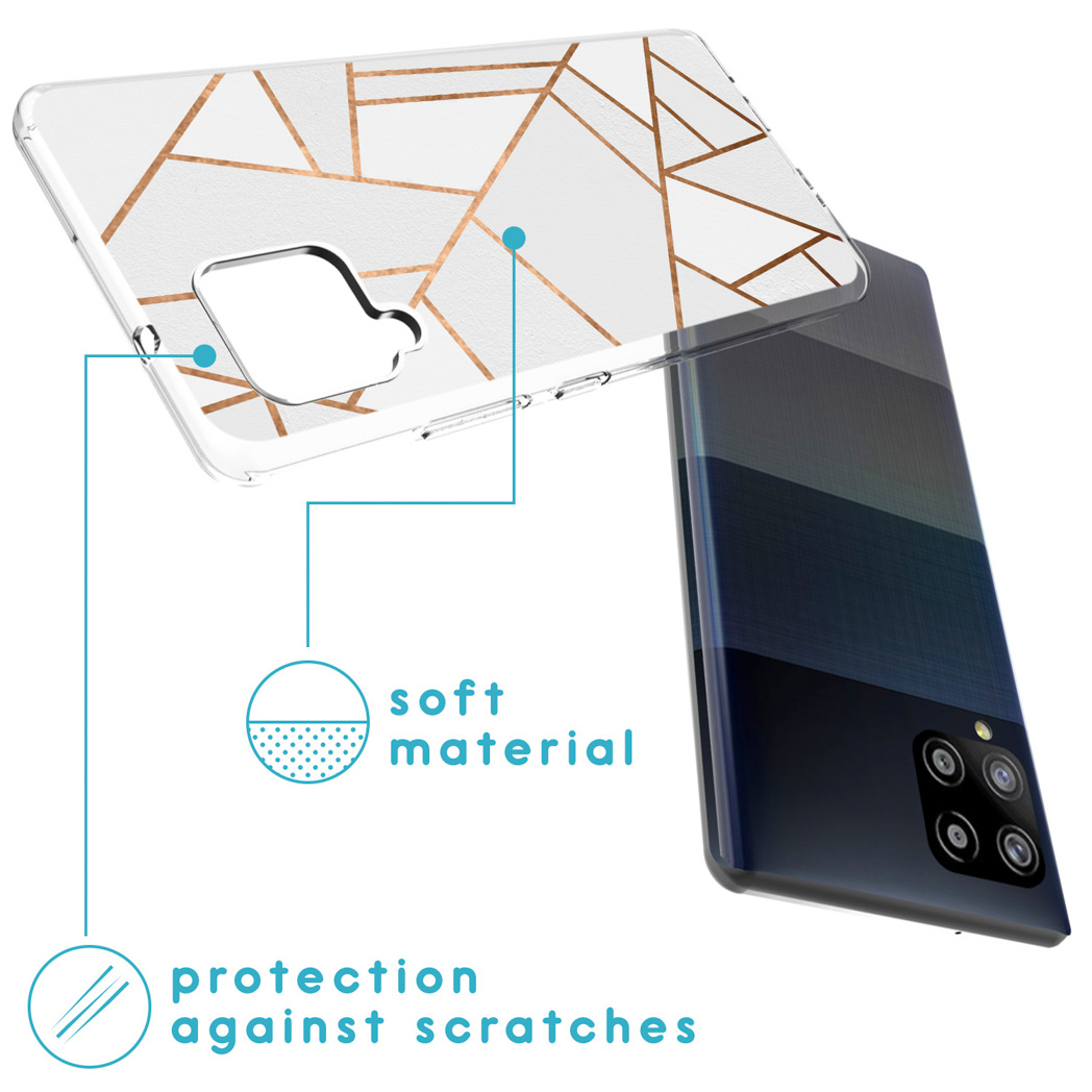 Une coque de téléphone avec un motif géométrique au dos et un téléphone. Il est indiqué matériau souple et protection.