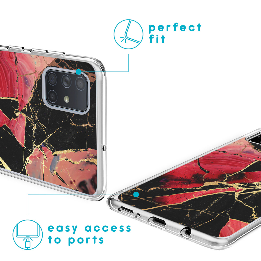Telefoonhoesje met rood en zwart marmer ontwerp. Close-up toont perfecte pasvorm en gemakkelijke toegang tot poorten.