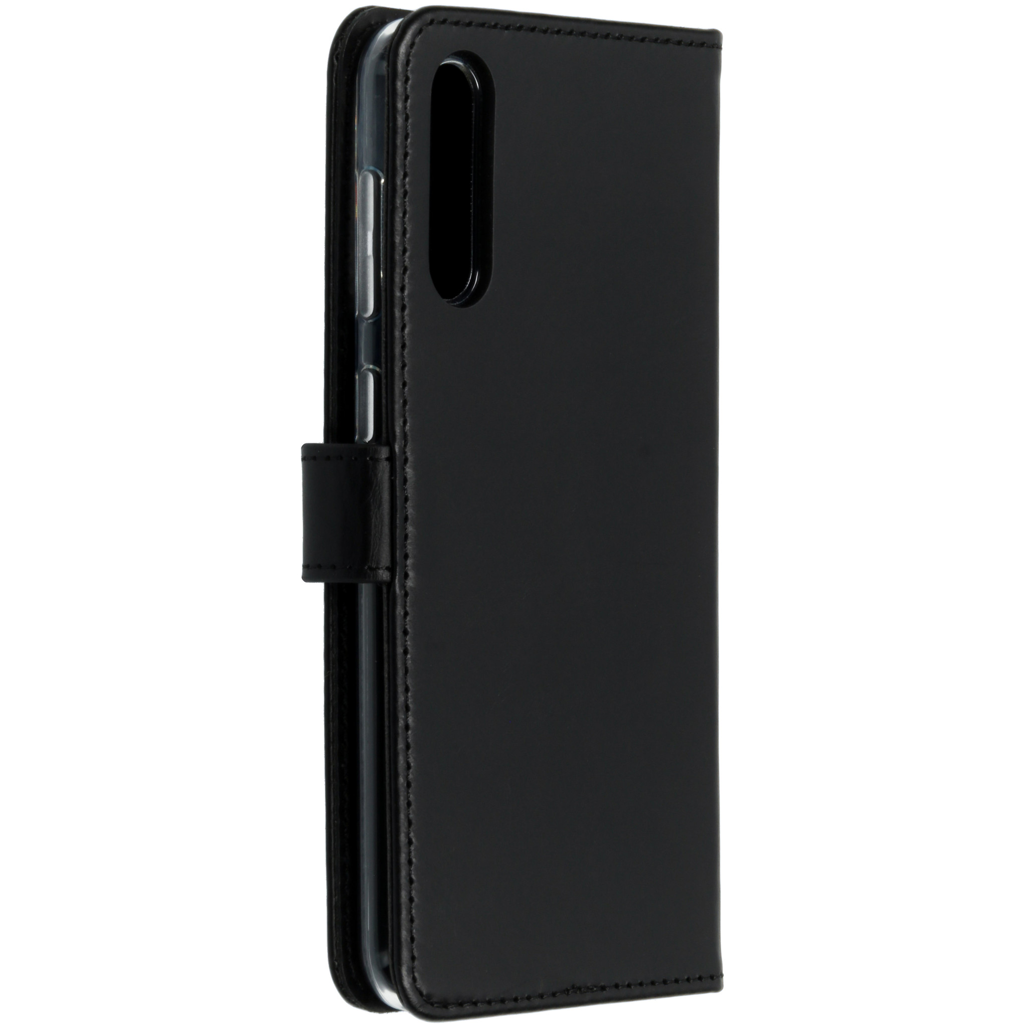 Zwarte leren telefoonhoes in portemonnee-stijl, gesloten. Met flap en kliksluiting.