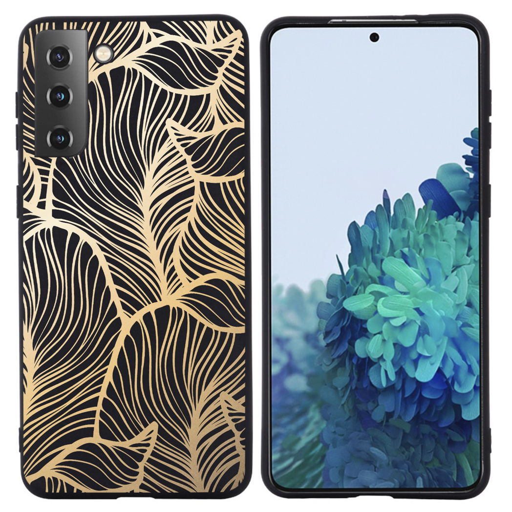 Custodia per telefono con design a foglie d'oro. Il telefono è visibile all'interno.