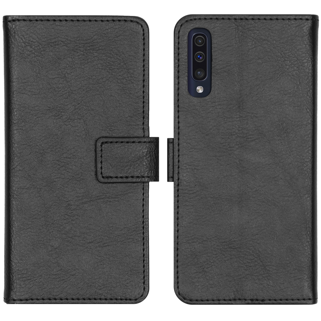 Un étui de téléphone en cuir noir est ouvert, montrant l'intérieur. L'étui est sur un fond blanc.