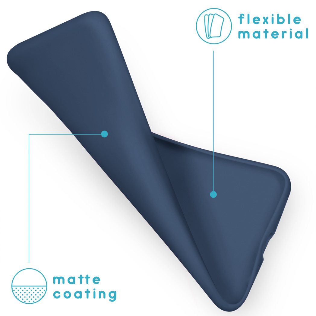 Coque de téléphone bleu foncé, matériau flexible et revêtement mat. La coque est pliée.