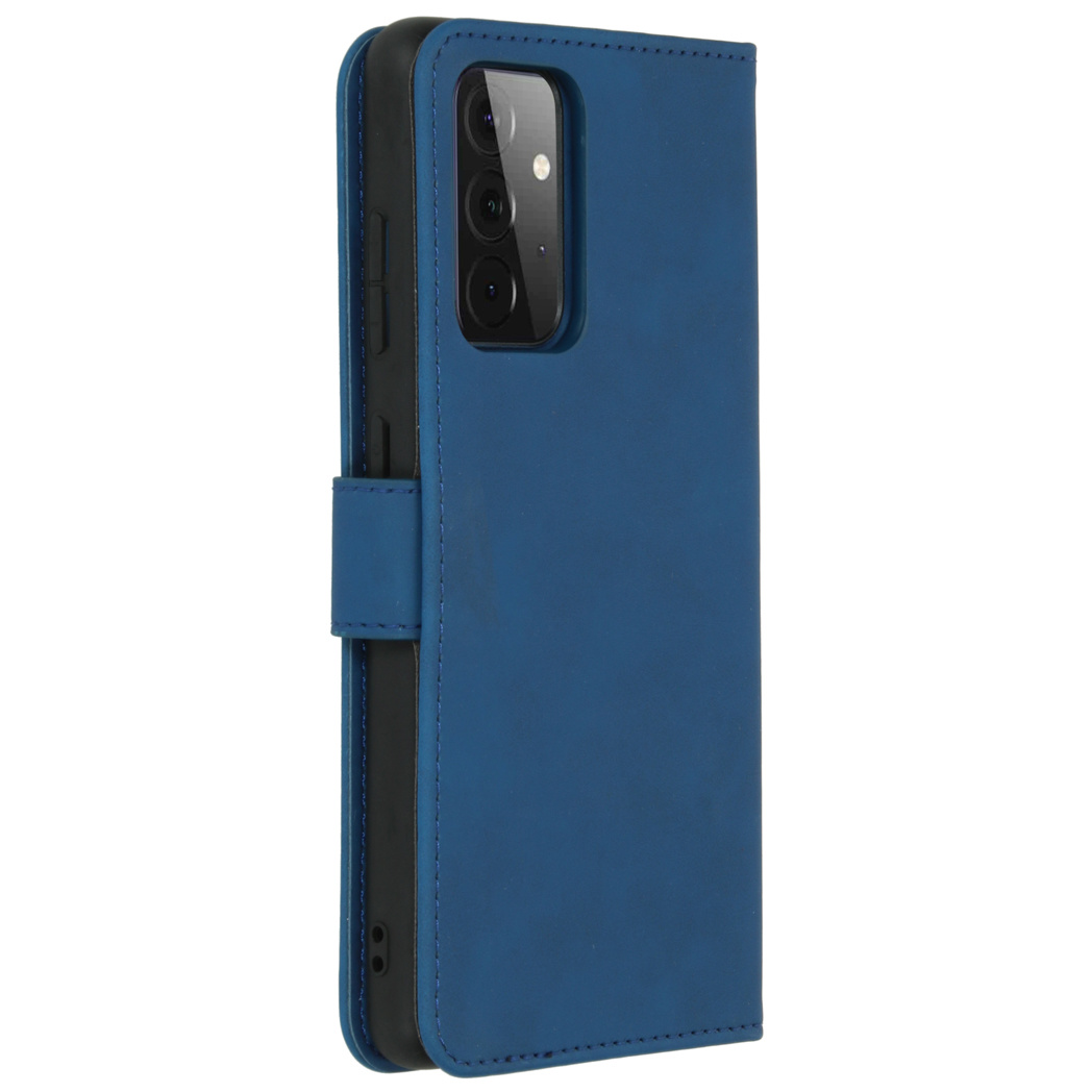 Étui portefeuille bleu, fermé. L'étui a un téléphone et une caméra. Fermeture magnétique.